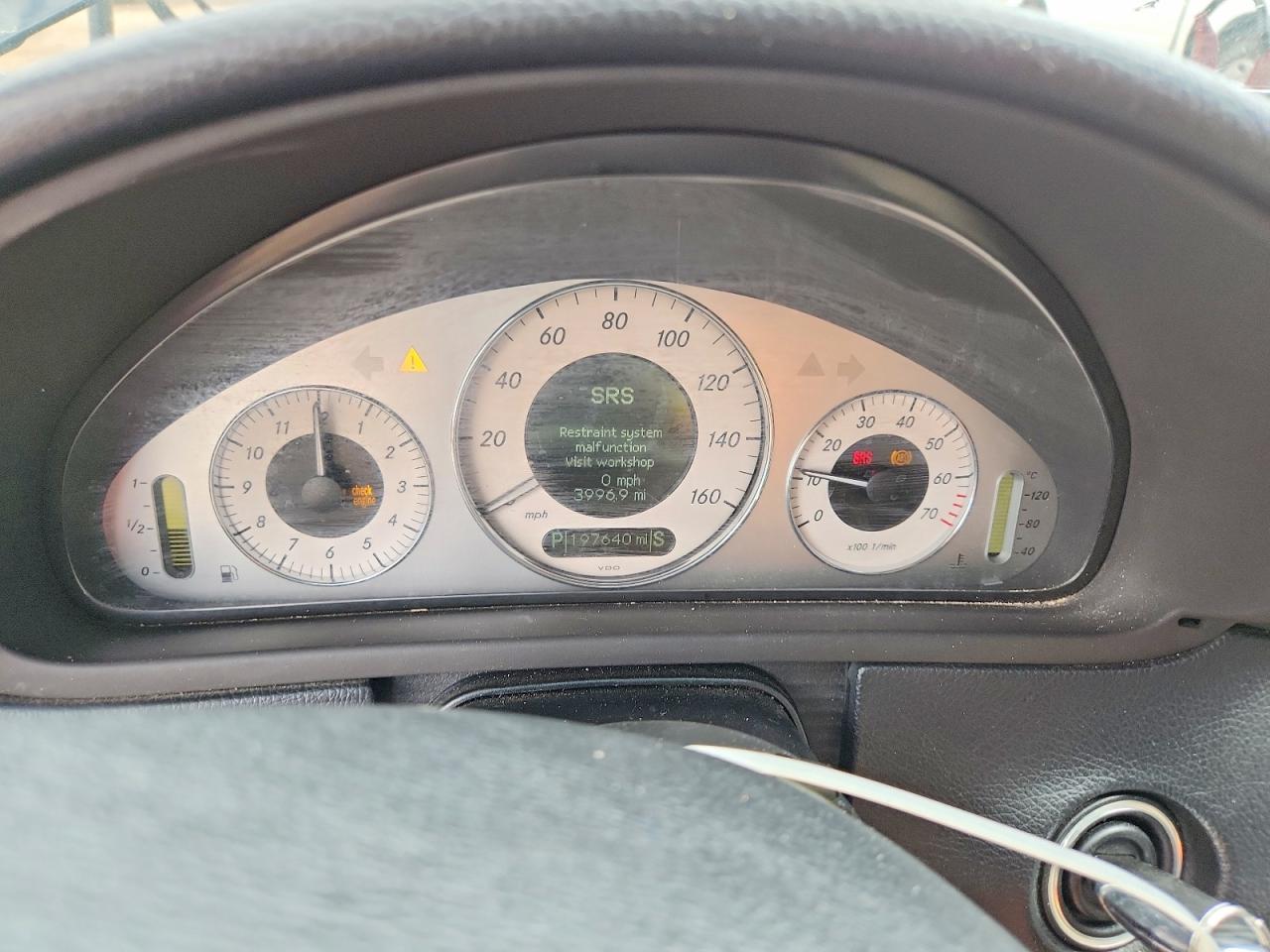 2007 Mercedes-benz Clk 550 Black vin: WDBTJ72H37F217800