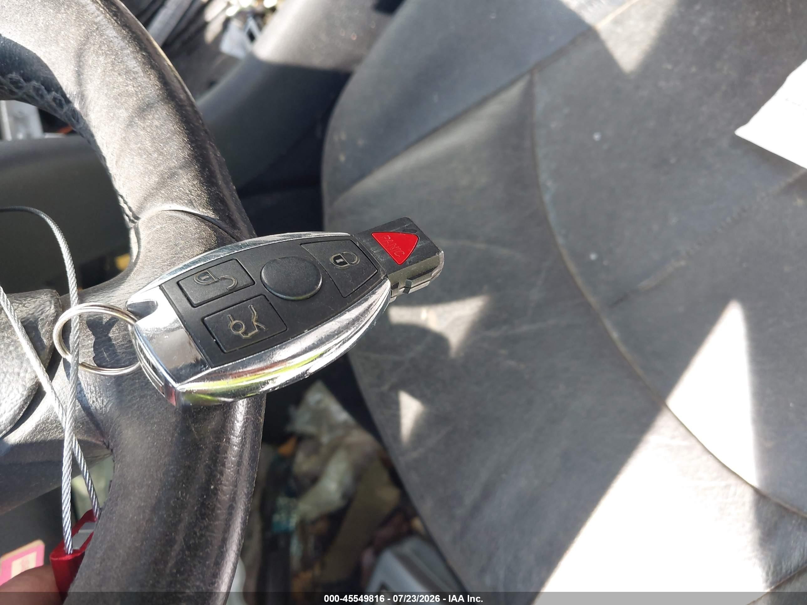 2007 Mercedes-benz Clk 550   Black vin: WDBTJ72H47F214291