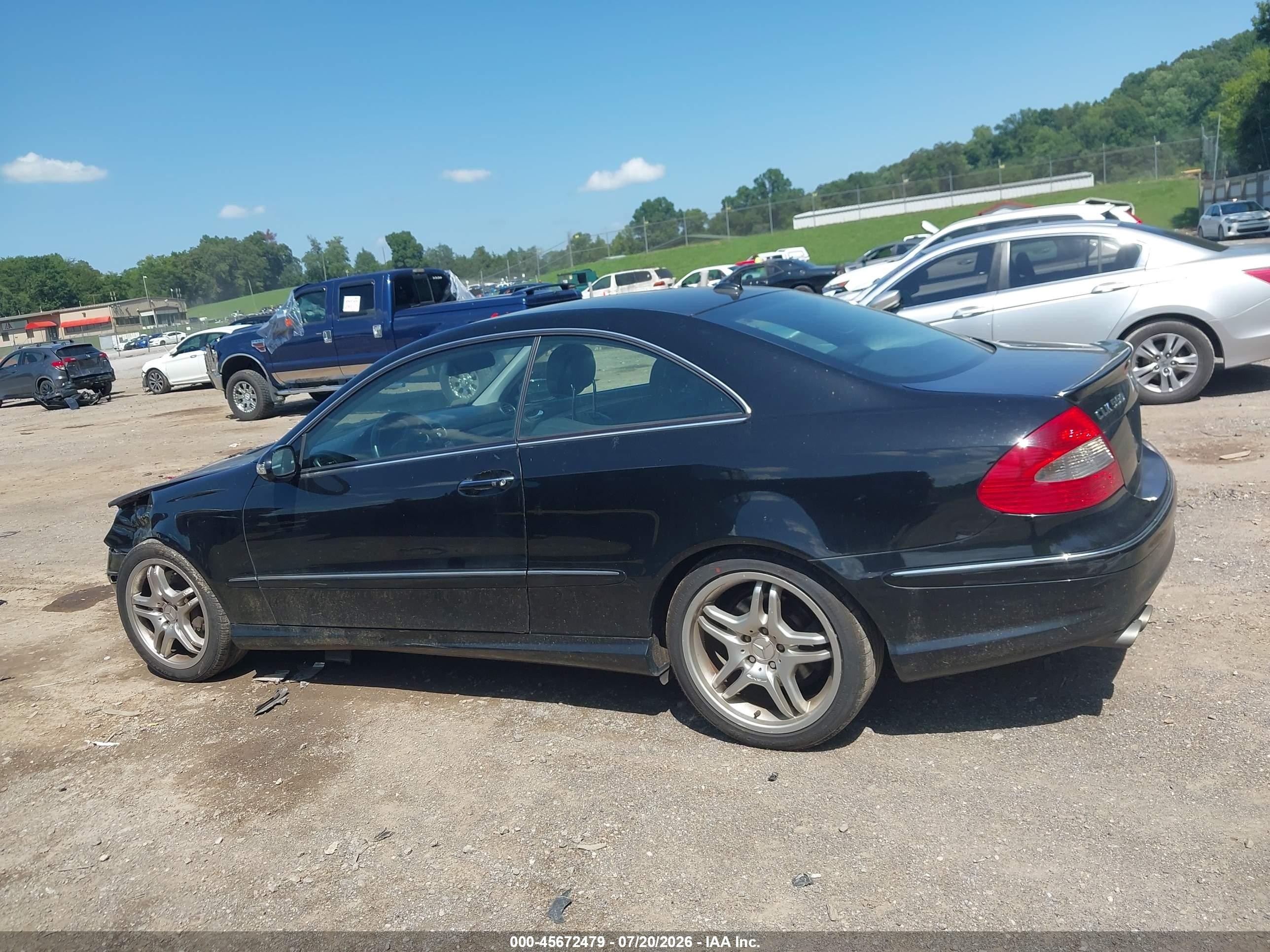 2008 Mercedes-benz Clk 550   Черный vin: WDBTJ72H88F252530