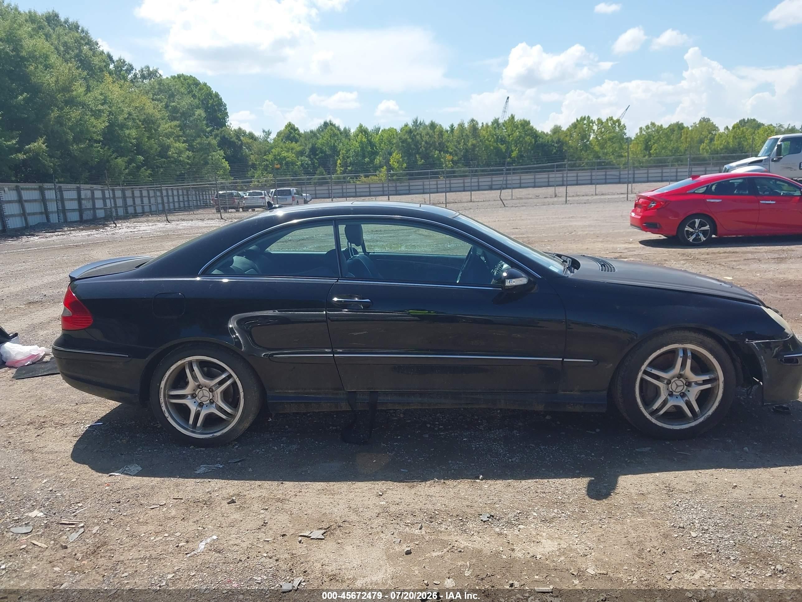 2008 Mercedes-benz Clk 550   Черный vin: WDBTJ72H88F252530