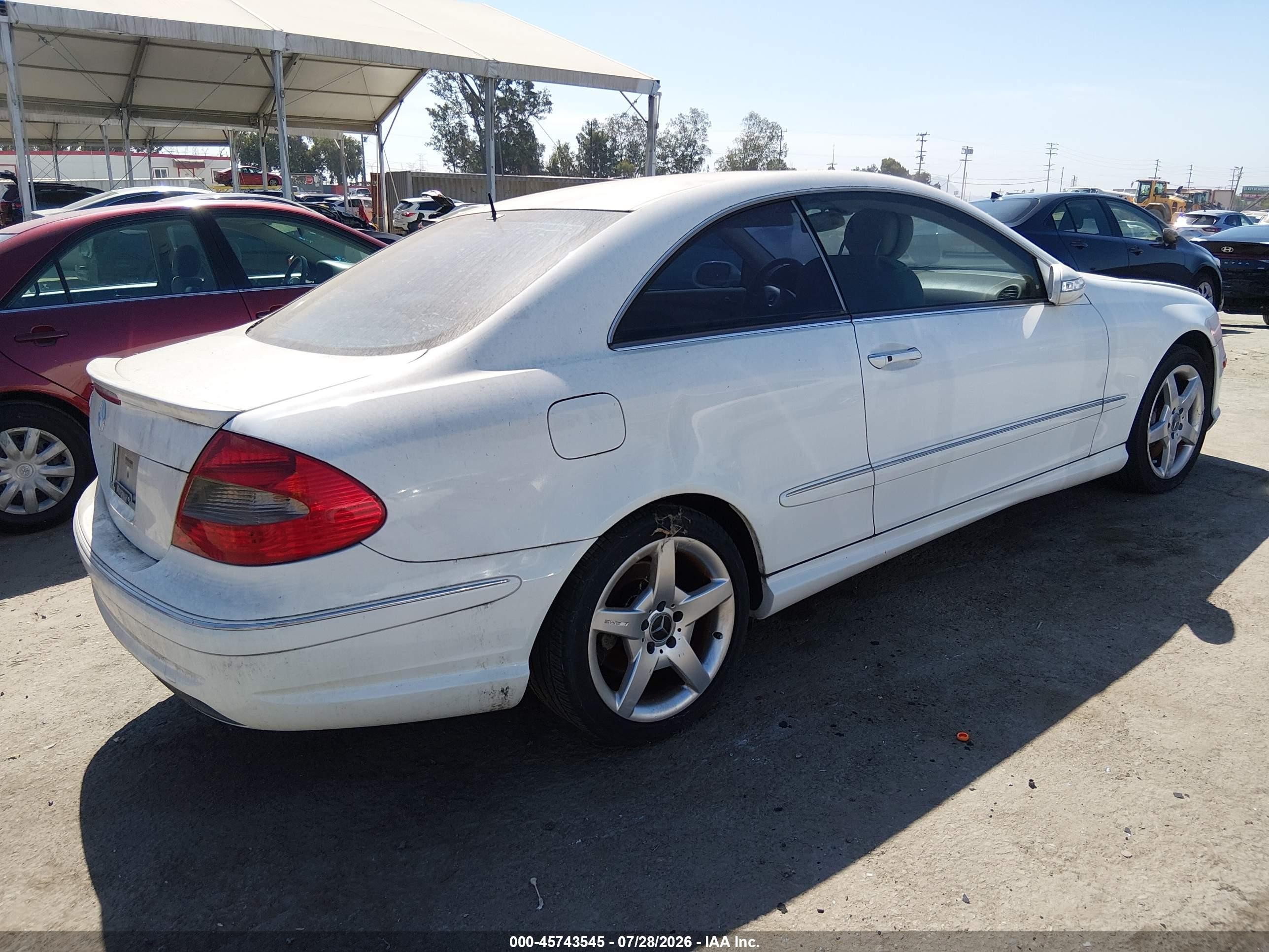 2006 Mercedes-benz Clk 500   White vin: WDBTJ75H86F179183
