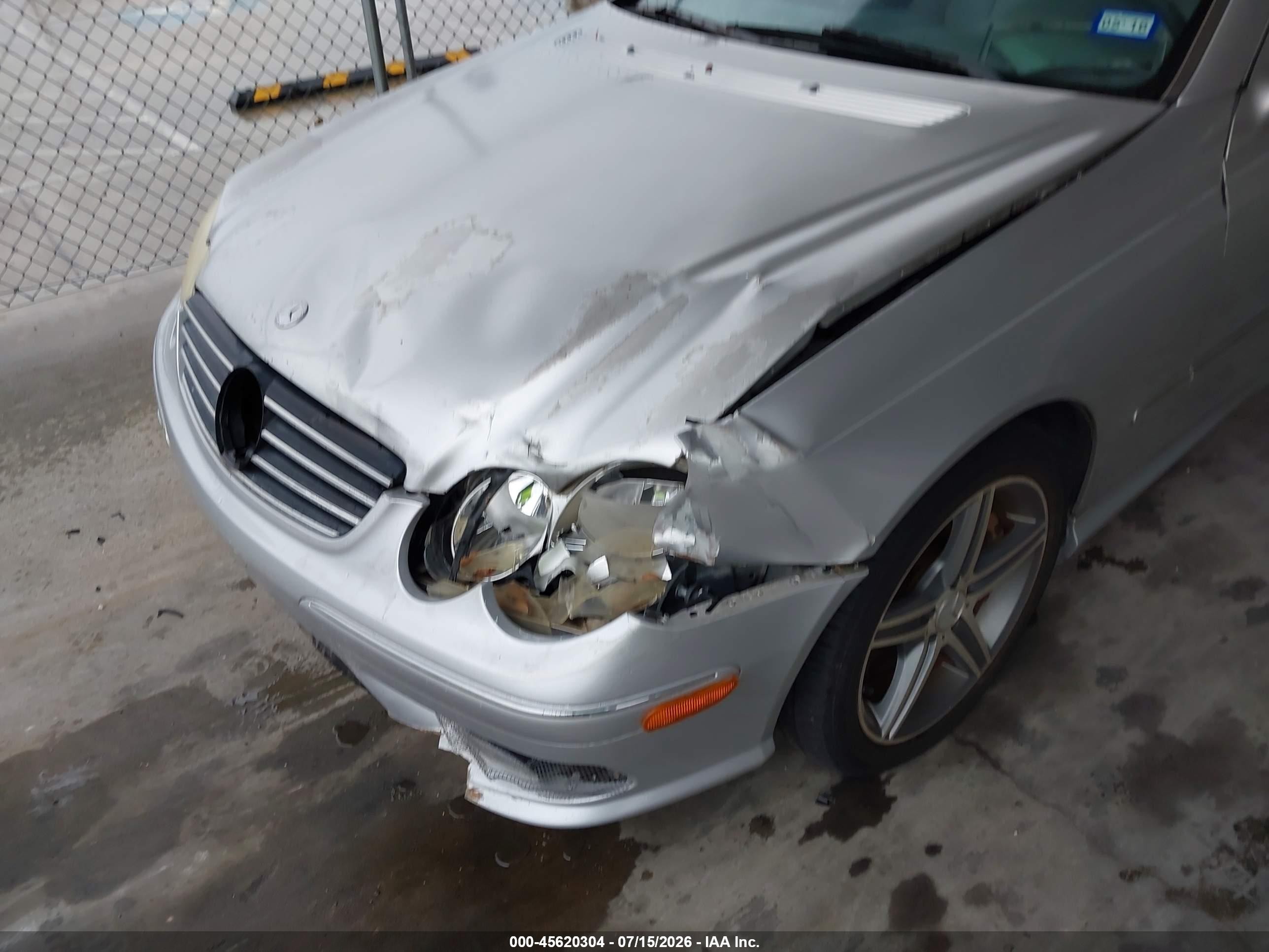 2004 Mercedes-benz Clk 500   Silver vin: WDBTJ75J14F075294