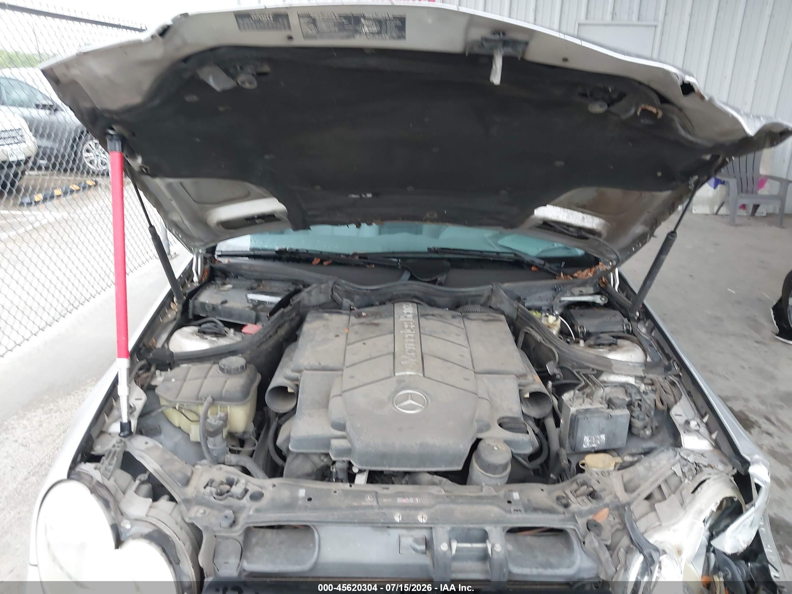 2004 Mercedes-benz Clk 500   Silver vin: WDBTJ75J14F075294