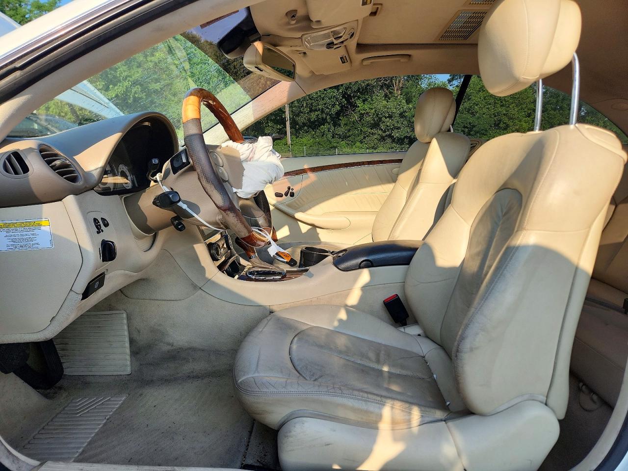 2006 Mercedes-benz Clk White vin: WDBTJ75J16F168576