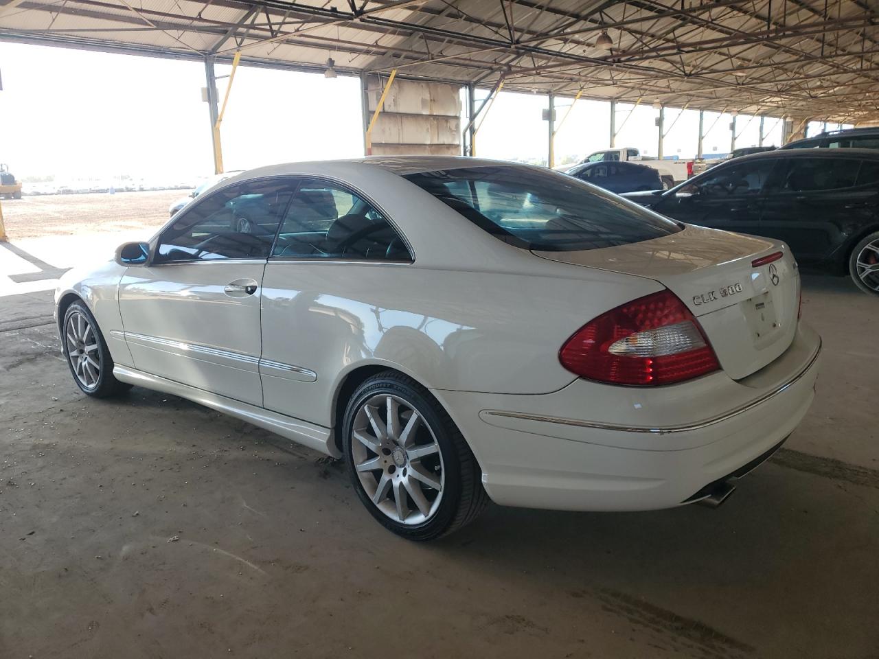 2003 Mercedes-benz Clk 500 White vin: WDBTJ75J43F012592