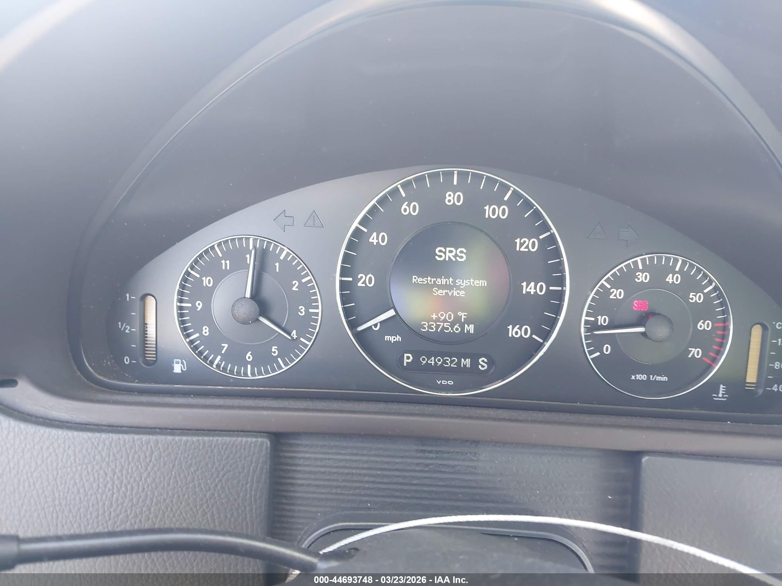 2003 Mercedes-benz Clk 500   Silver vin: WDBTJ75J63F017776