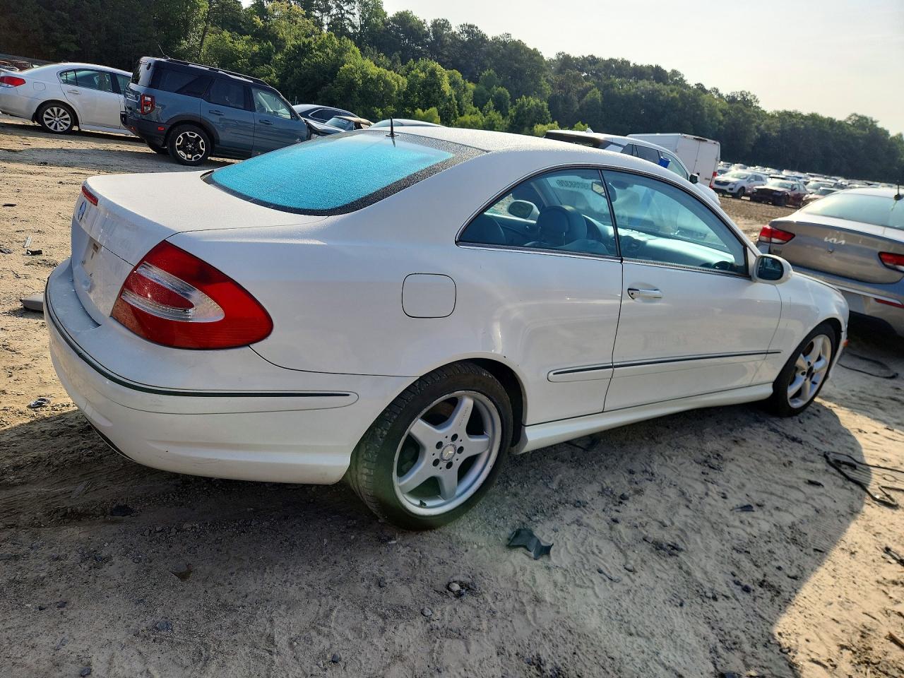2004 Mercedes-benz Clk 500 White vin: WDBTJ75J64F079552