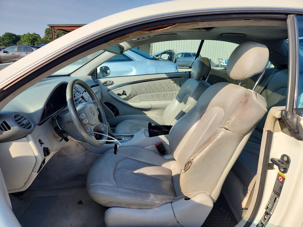 2004 Mercedes-benz Clk 500 White vin: WDBTJ75J64F079552