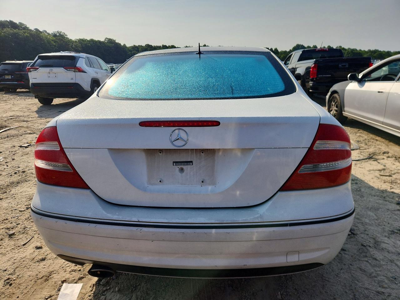 2004 Mercedes-benz Clk 500 White vin: WDBTJ75J64F079552