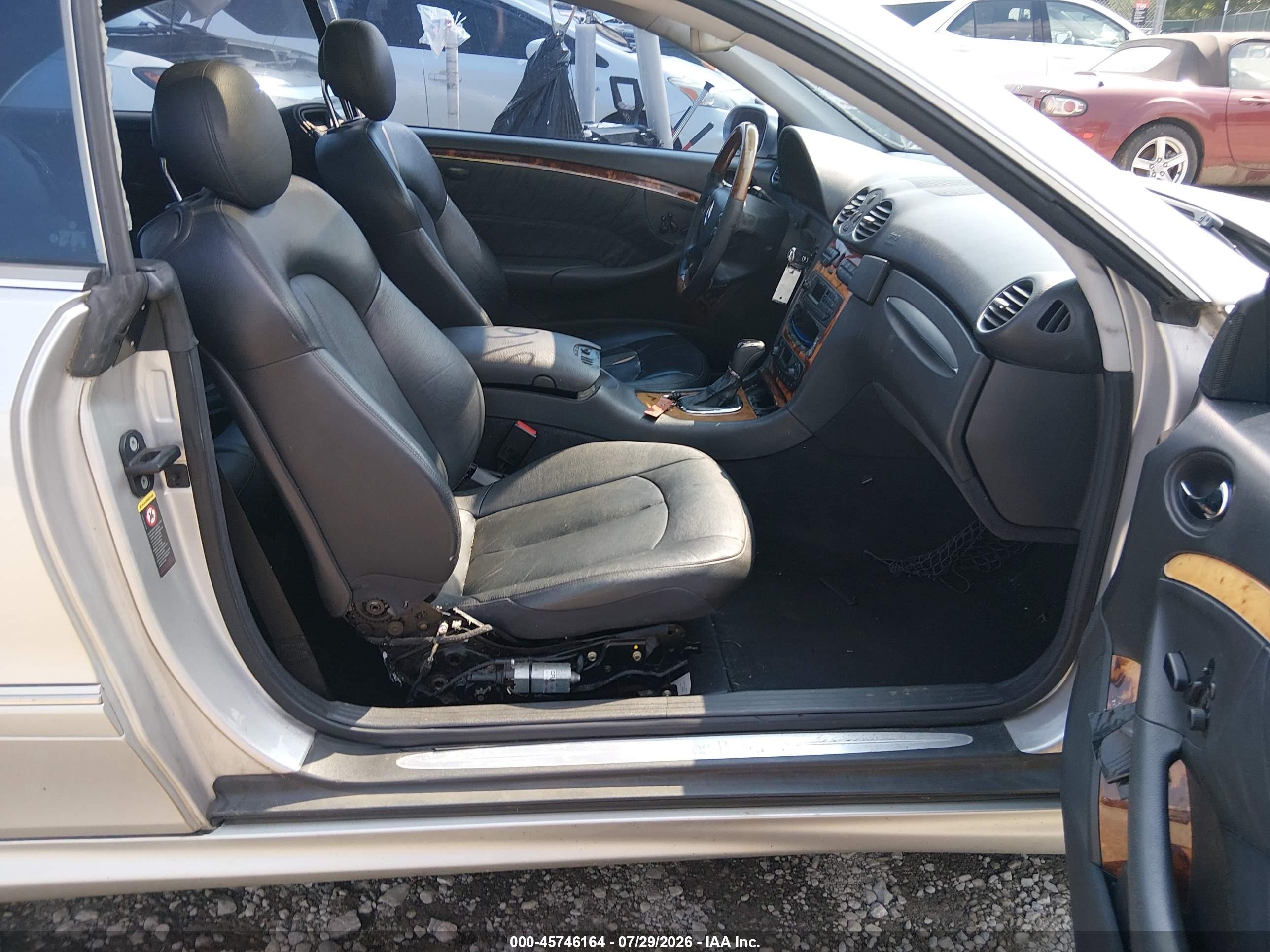 2003 Mercedes-benz Clk 500   Серебряный vin: WDBTJ75J83F041898