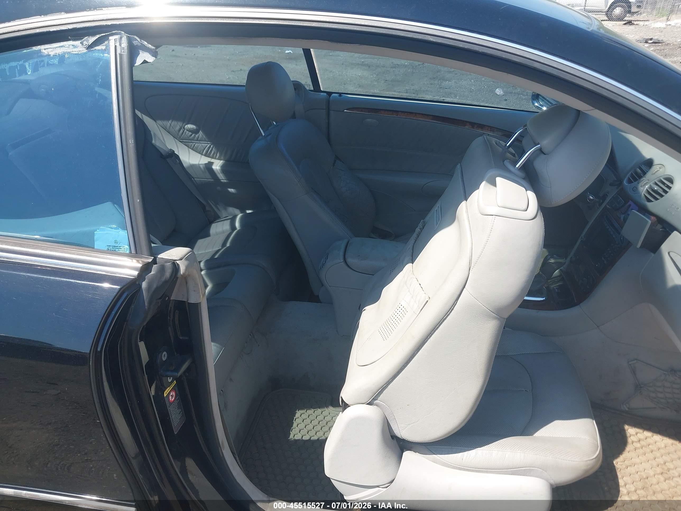 2004 Mercedes-benz Clk 500   Black vin: WDBTJ75J84F103236