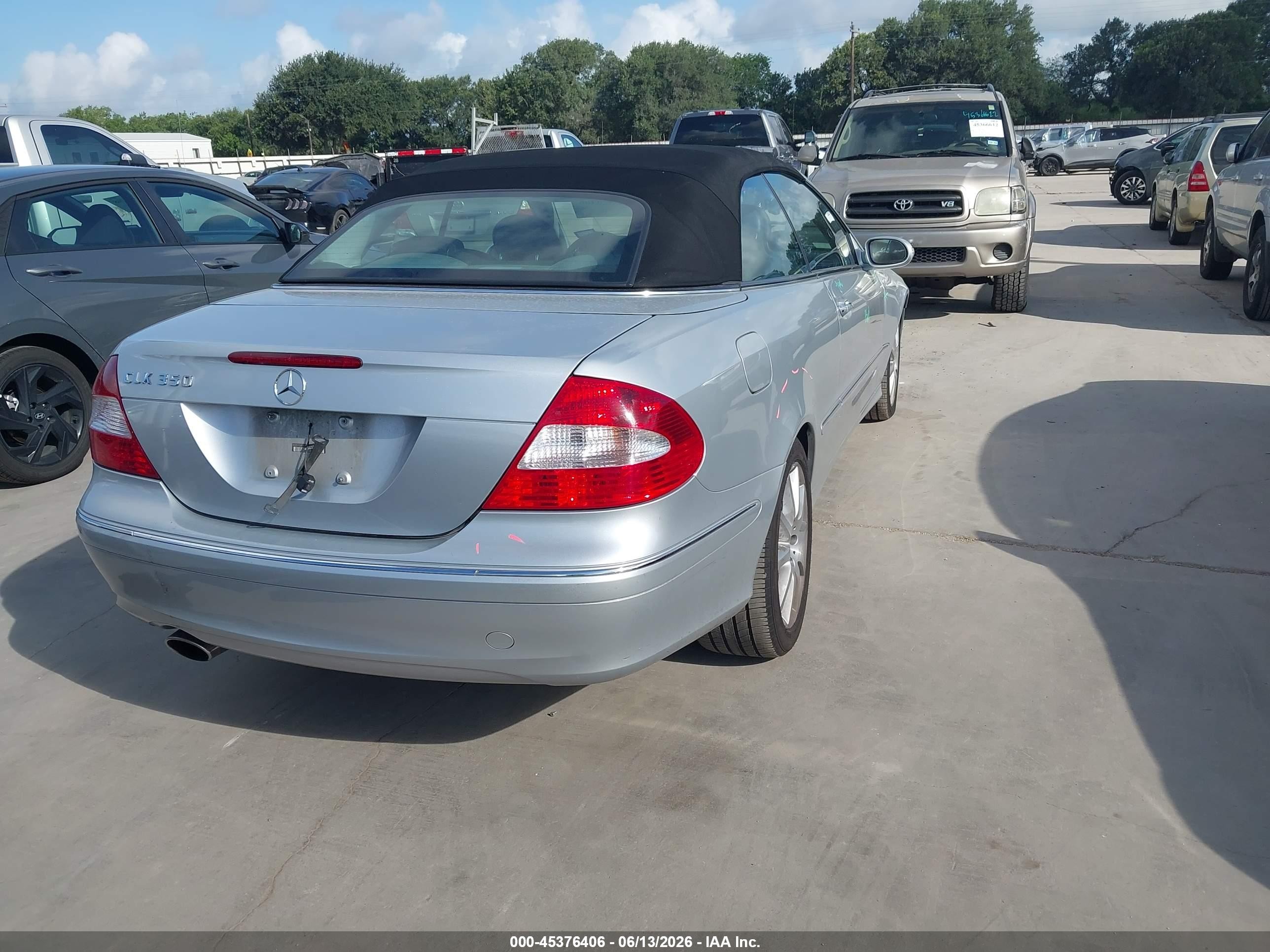 2007 Mercedes-benz Clk 350   Silver vin: WDBTK56F17F212623