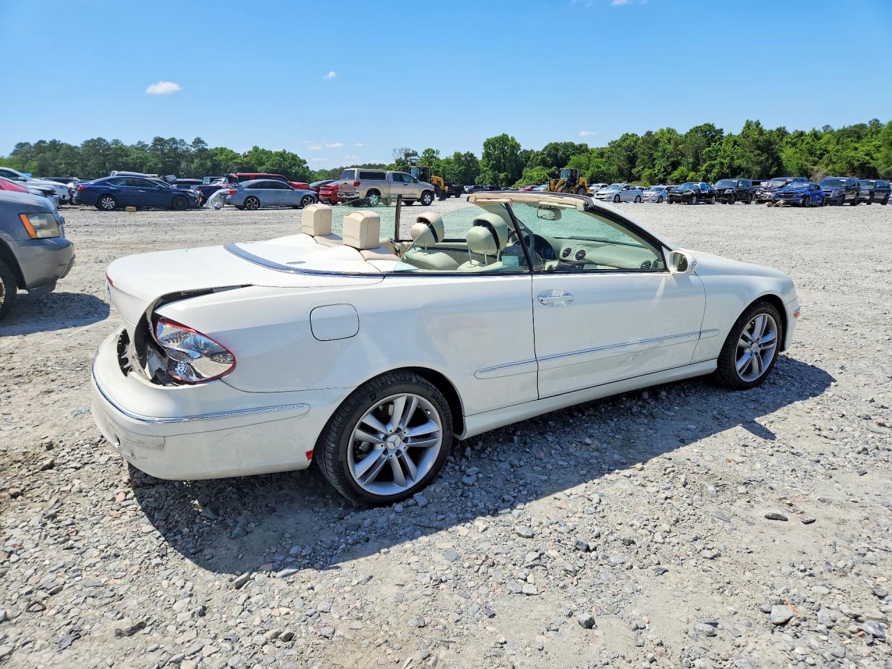 2007 Mercedes-benz C-class White vin: WDBTK56F27F224781