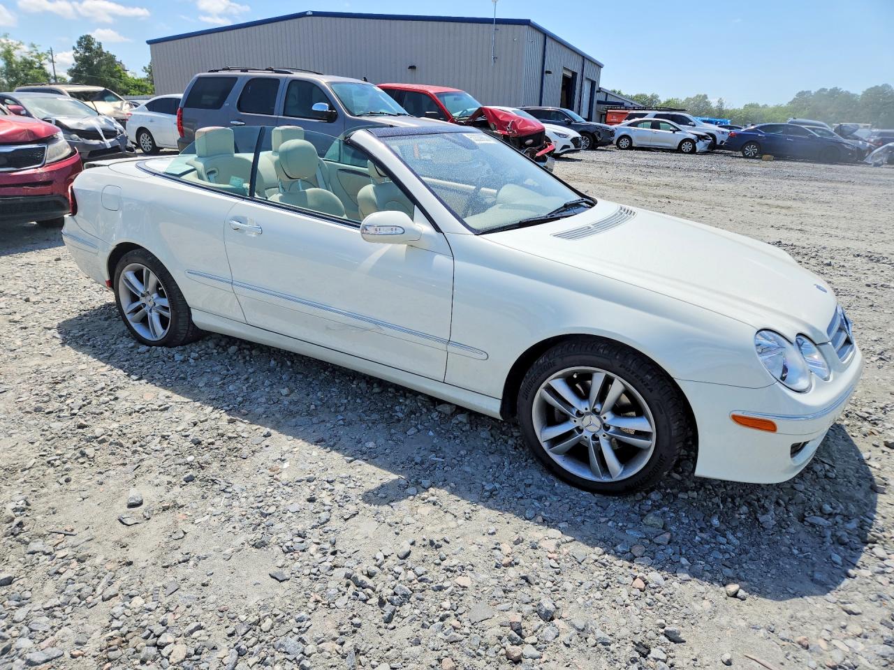2007 Mercedes-benz C-class White vin: WDBTK56F27F224781