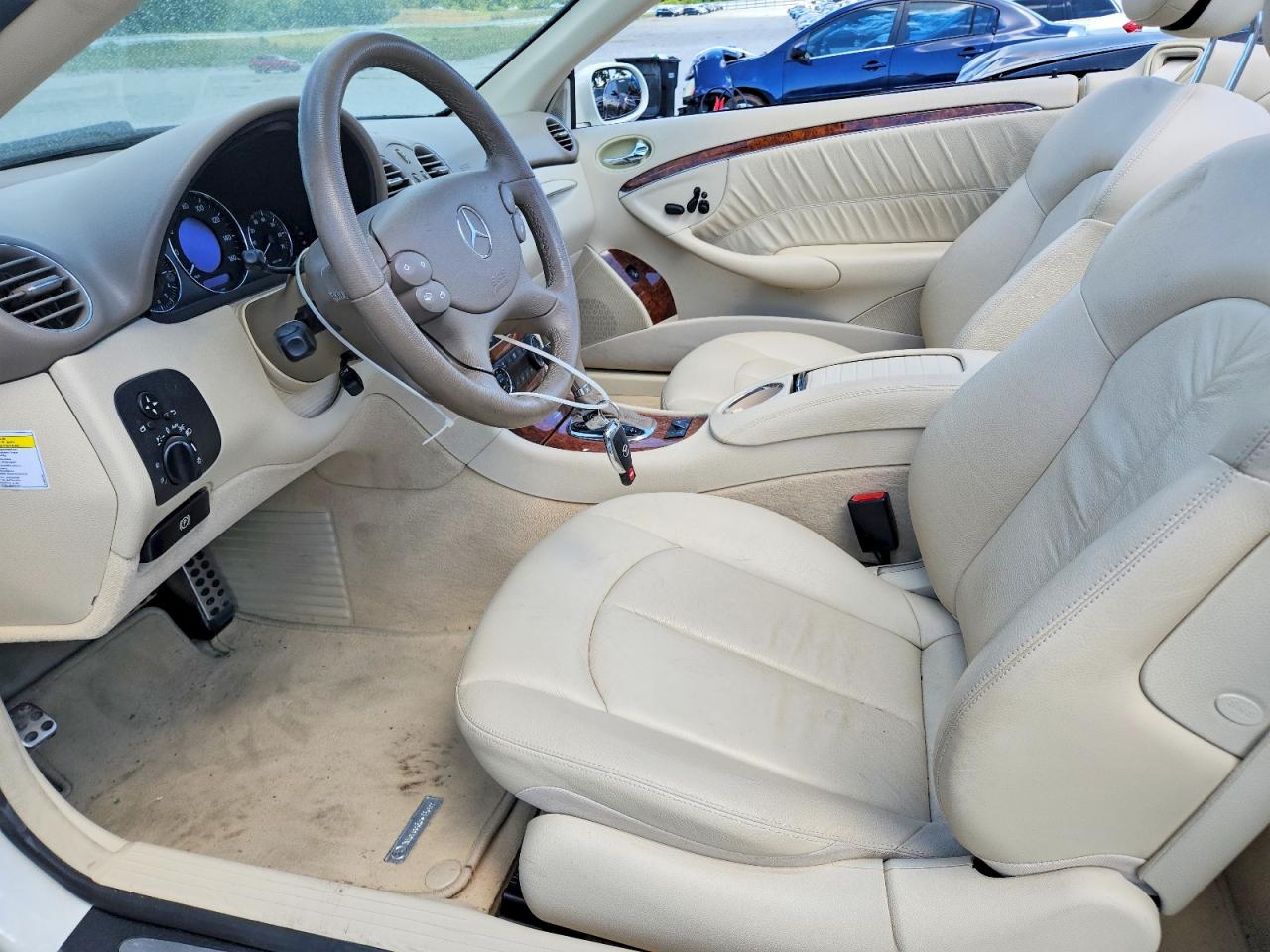 2007 Mercedes-benz C-class White vin: WDBTK56F27F224781