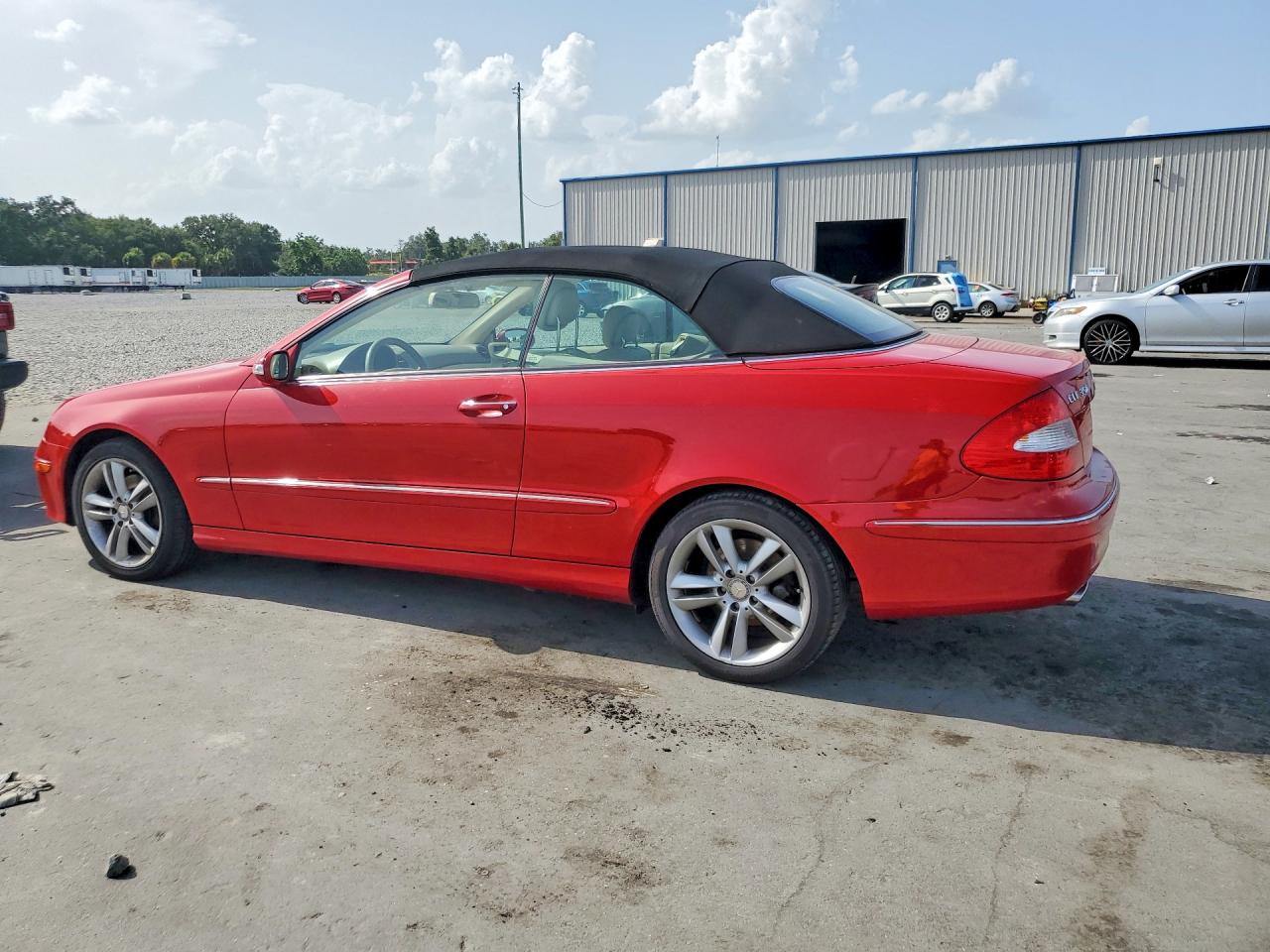 2008 Mercedes-benz Clk 350 Red vin: WDBTK56F38F252123