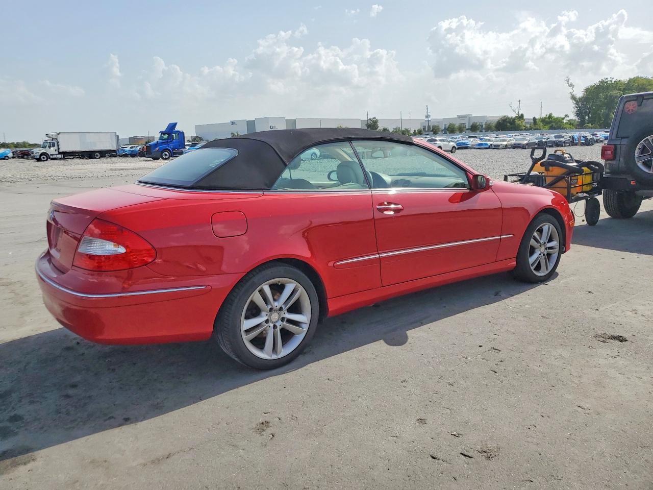 2008 Mercedes-benz Clk 350 Red vin: WDBTK56F38F252123