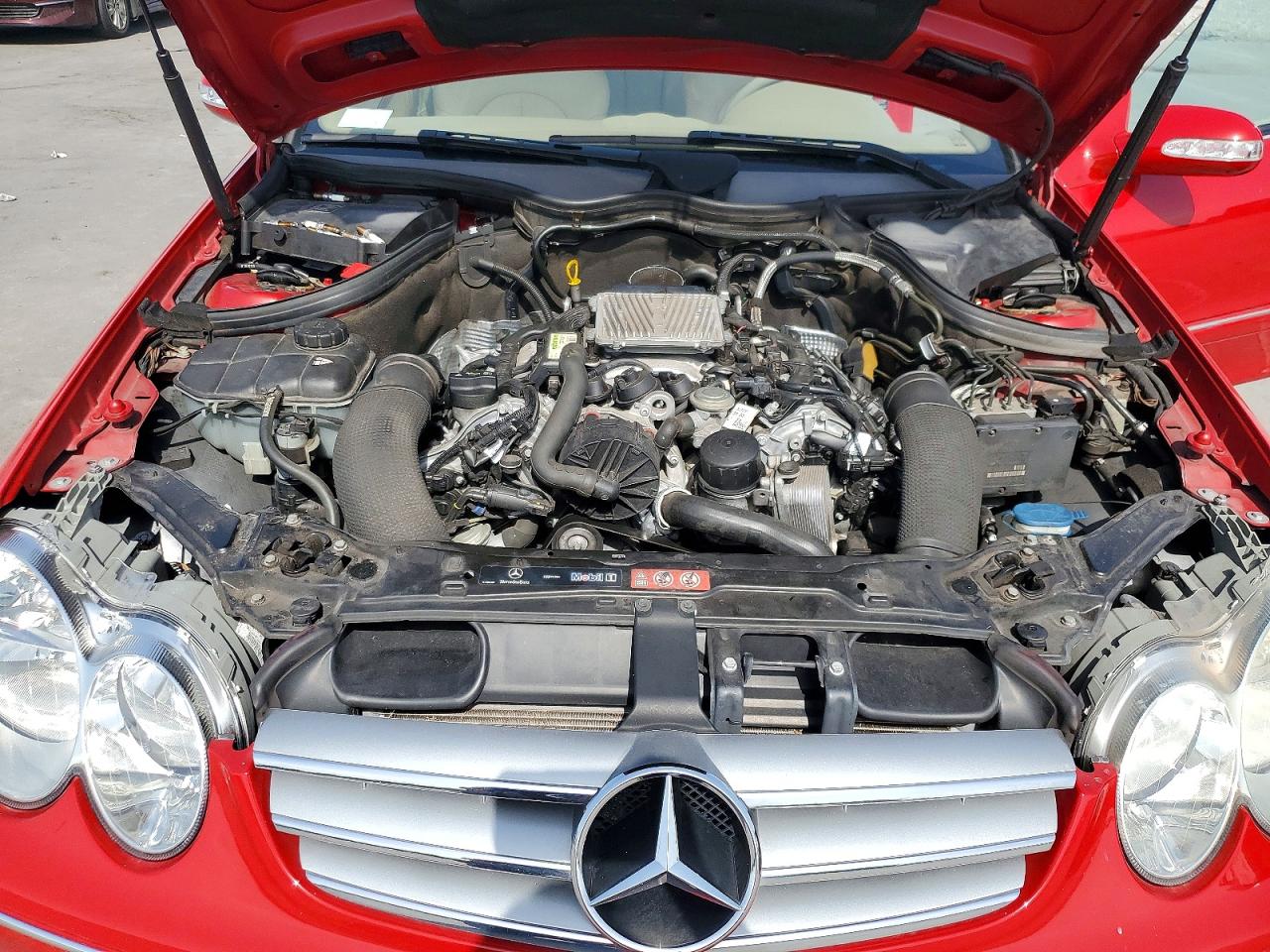 2008 Mercedes-benz Clk 350 Red vin: WDBTK56F38F252123