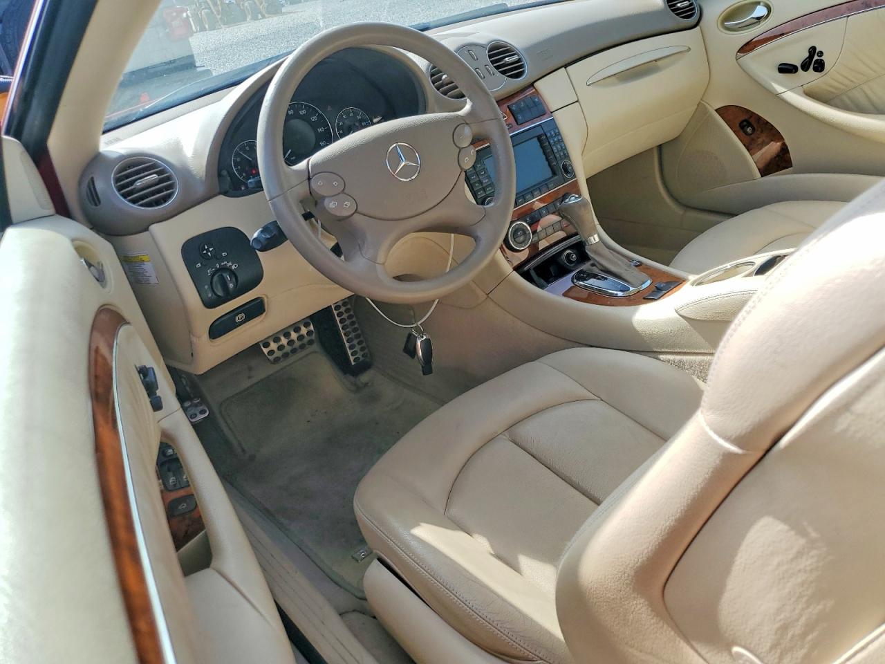 2008 Mercedes-benz Clk 350 Red vin: WDBTK56F38F252123