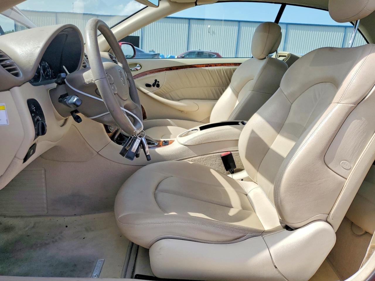 2008 Mercedes-benz Clk 350 Red vin: WDBTK56F38F252123