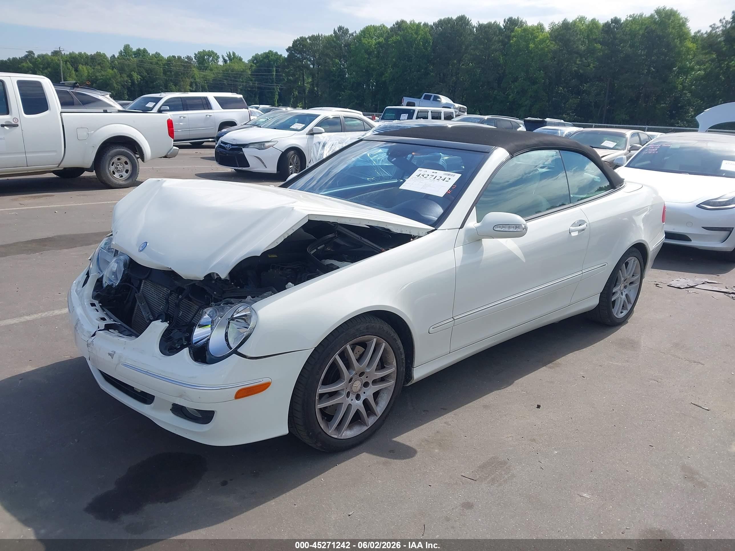2009 Mercedes-benz Clk 350   White vin: WDBTK56F39T103200
