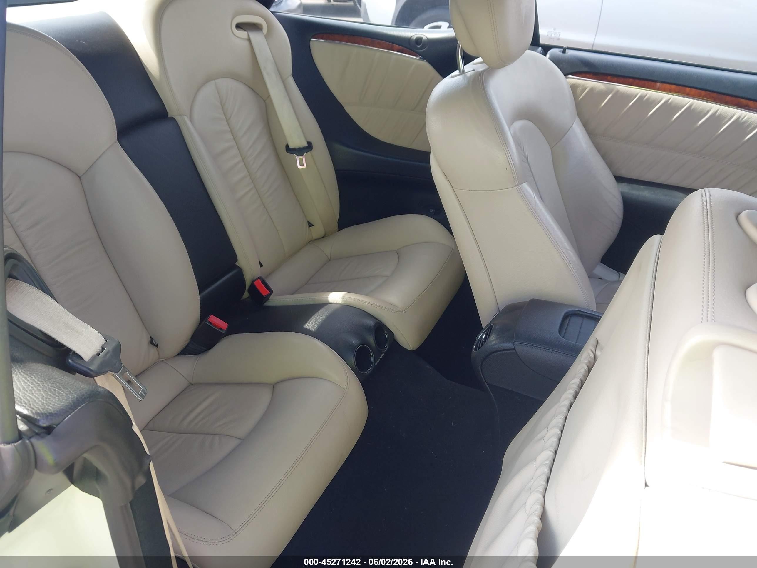 2009 Mercedes-benz Clk 350   White vin: WDBTK56F39T103200