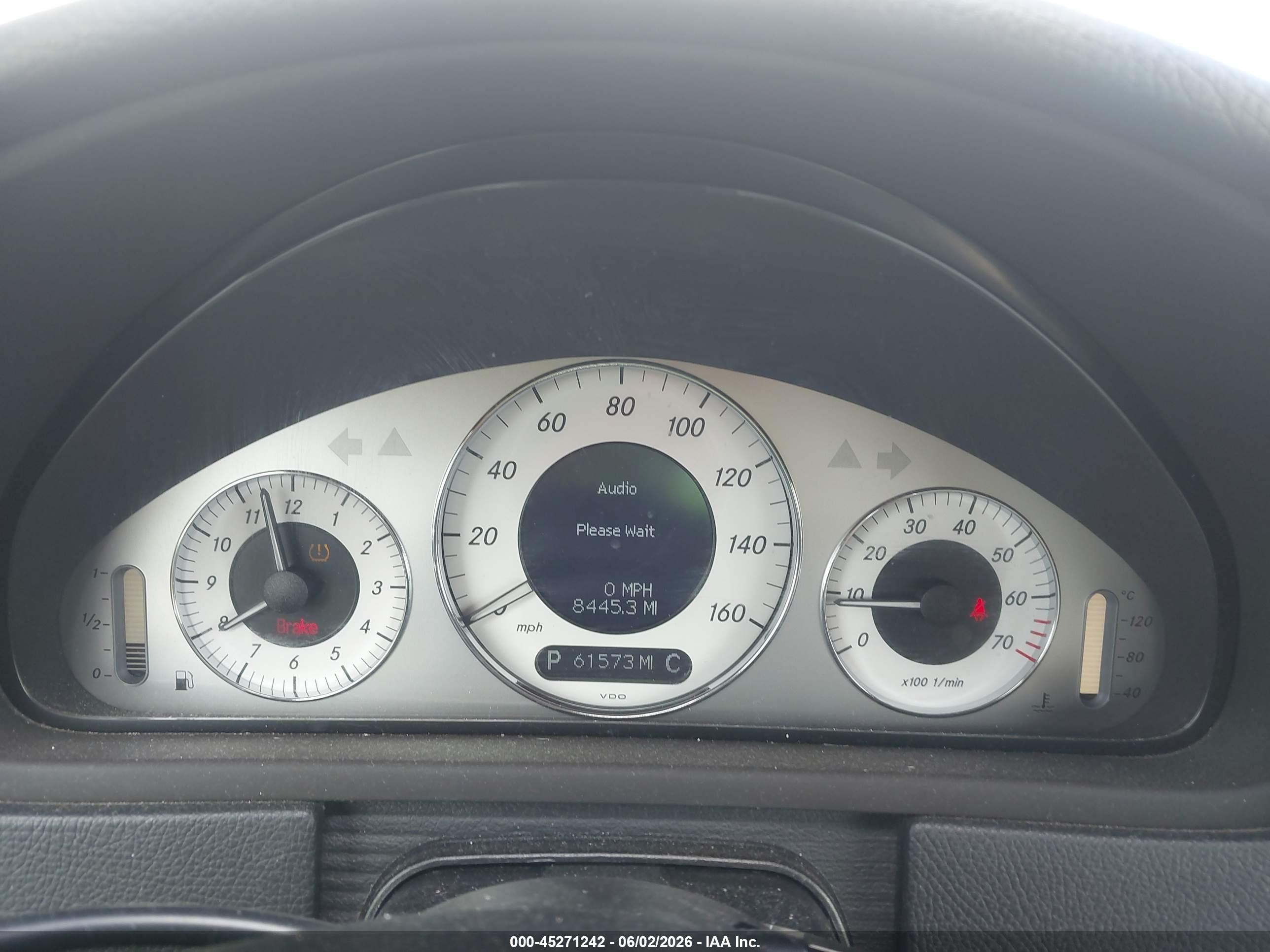 2009 Mercedes-benz Clk 350   White vin: WDBTK56F39T103200
