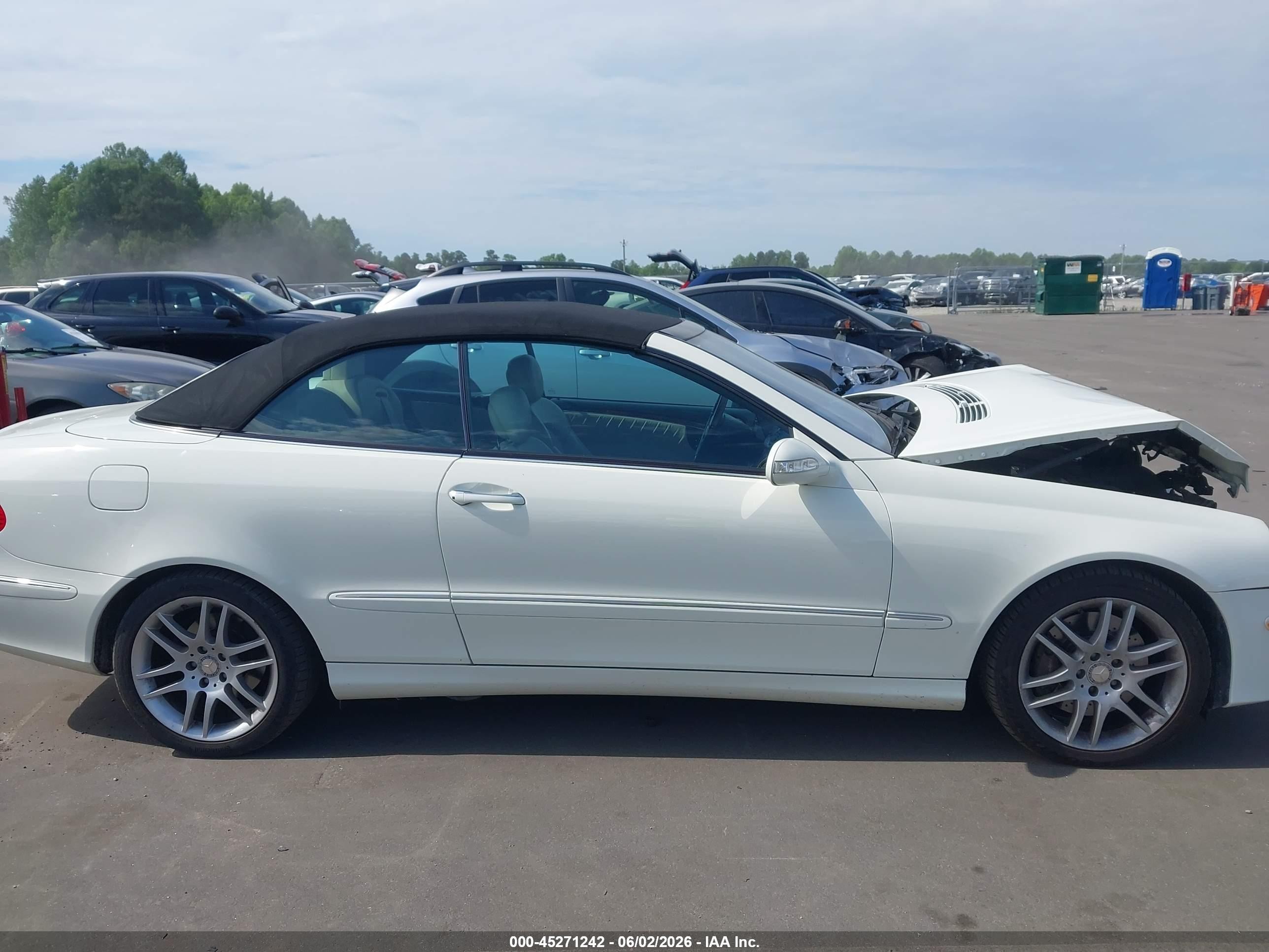 2009 Mercedes-benz Clk 350   White vin: WDBTK56F39T103200
