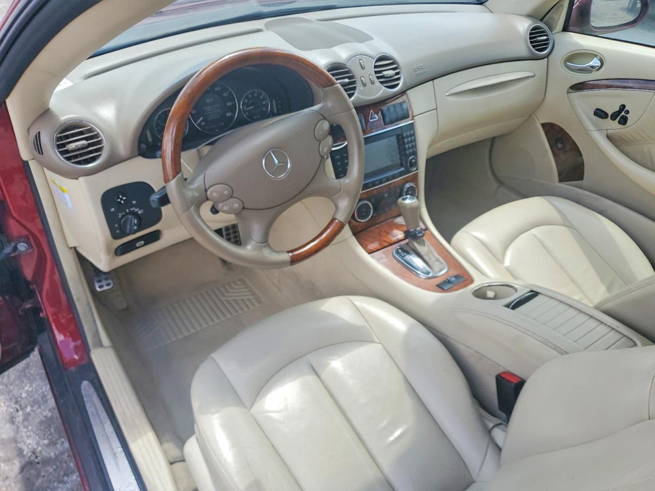 2009 Mercedes-benz Clk 350 Red vin: WDBTK56F39T108803