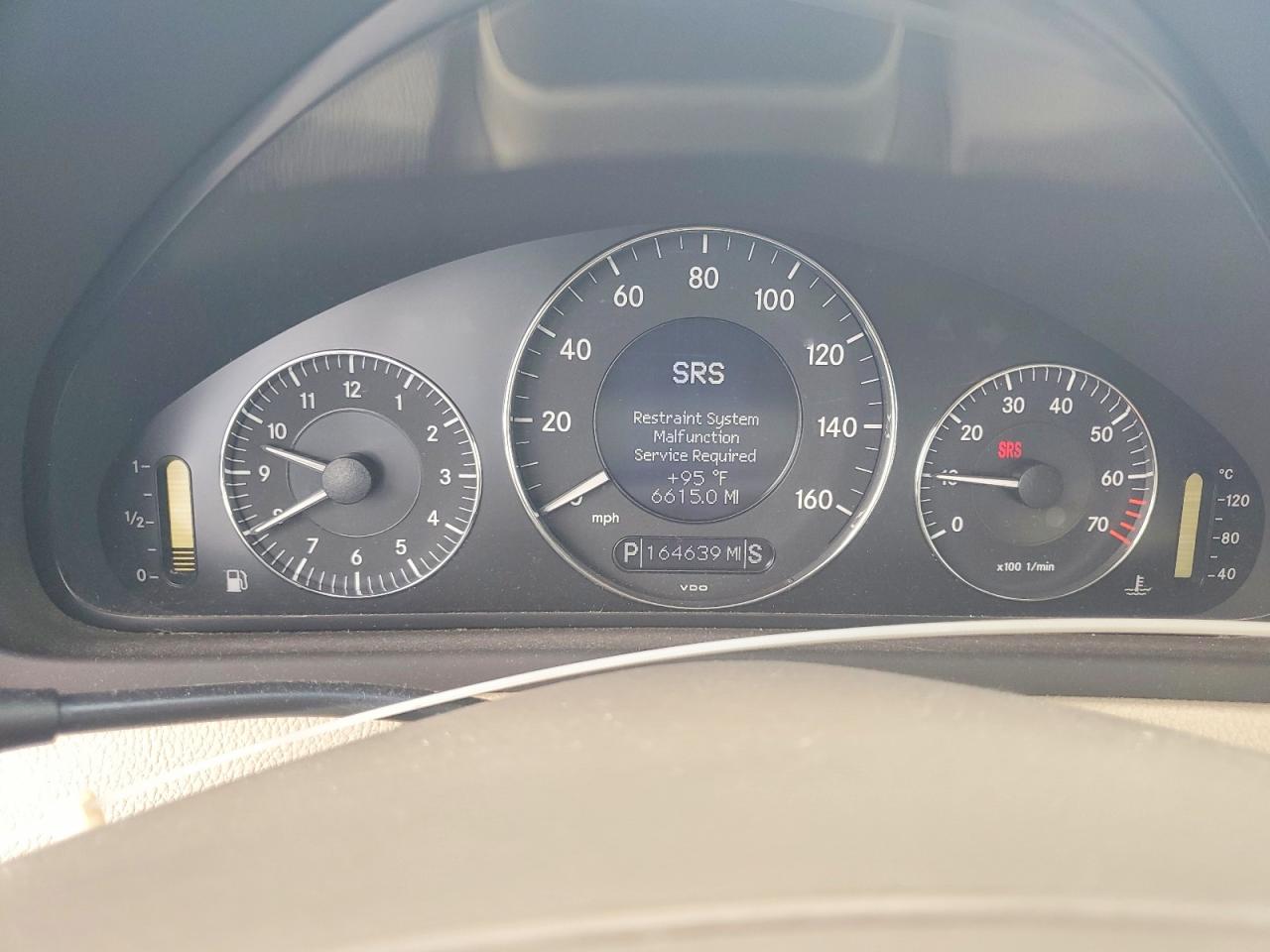 2009 Mercedes-benz Clk 350 Red vin: WDBTK56F39T108803