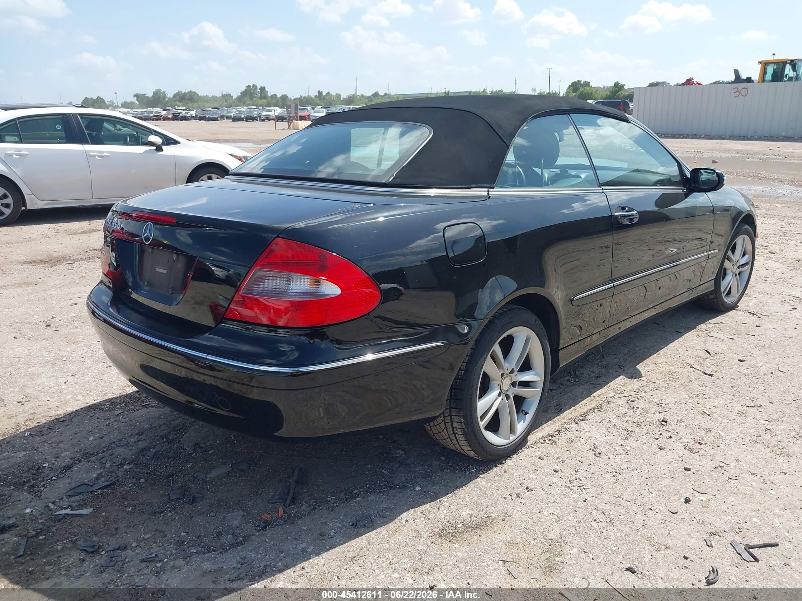 2008 Mercedes-benz Clk 350   Black vin: WDBTK56F48T093050