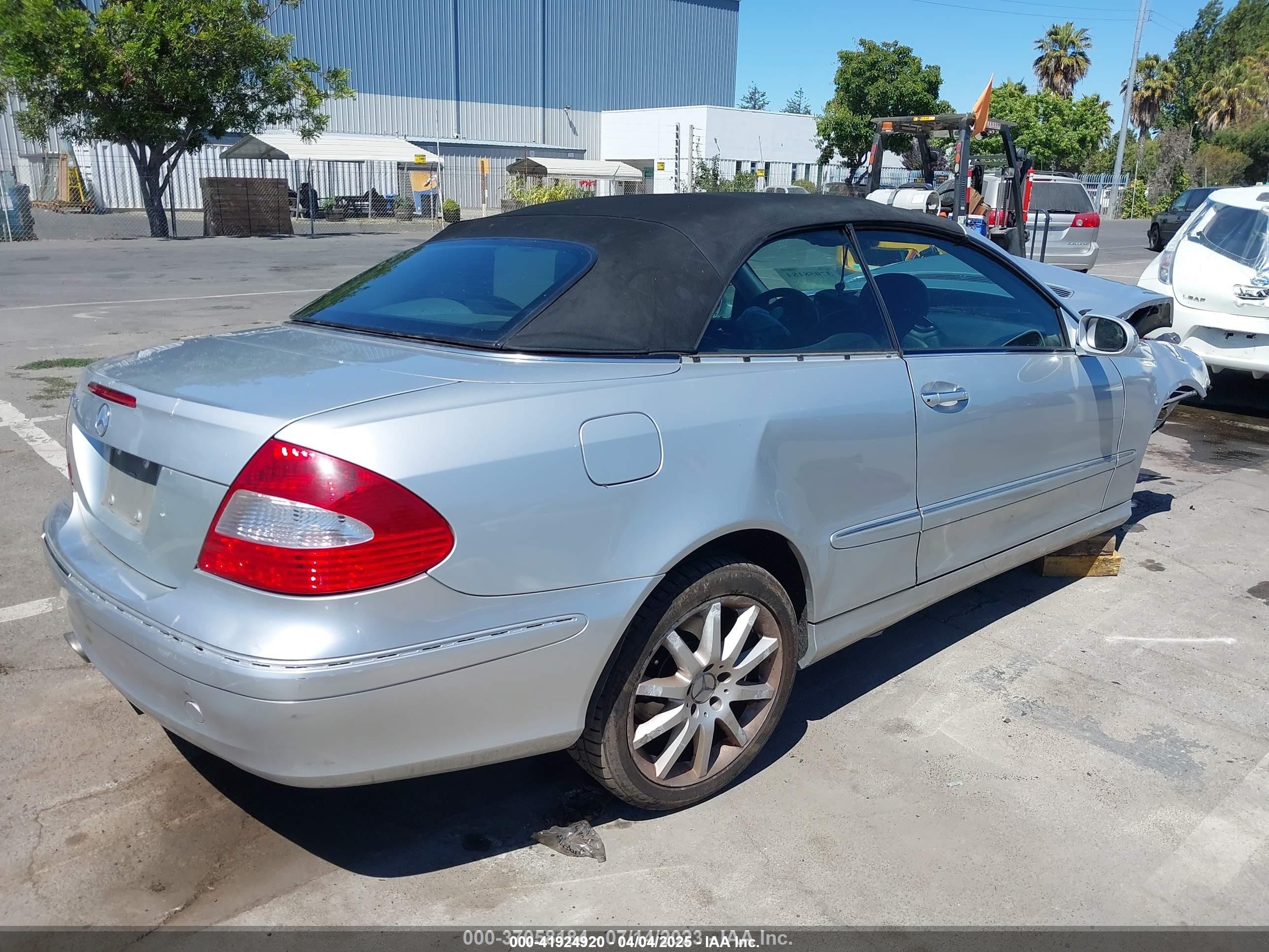 2007 Mercedes-benz Clk 350   Silver vin: WDBTK56F57T080788
