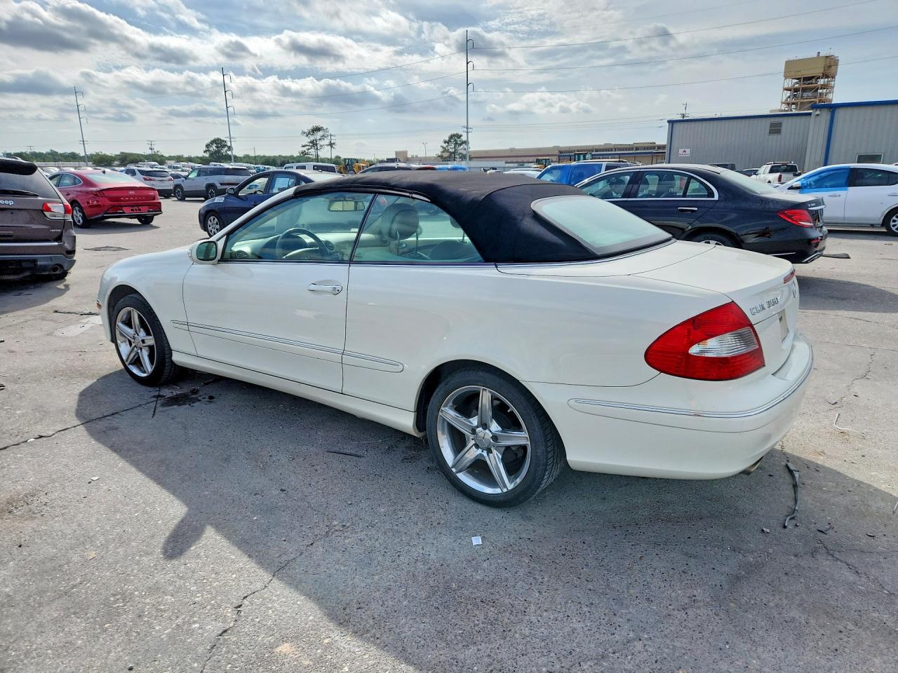 2008 Mercedes Benz Clk 350 White vin: WDBTK56F68F236353