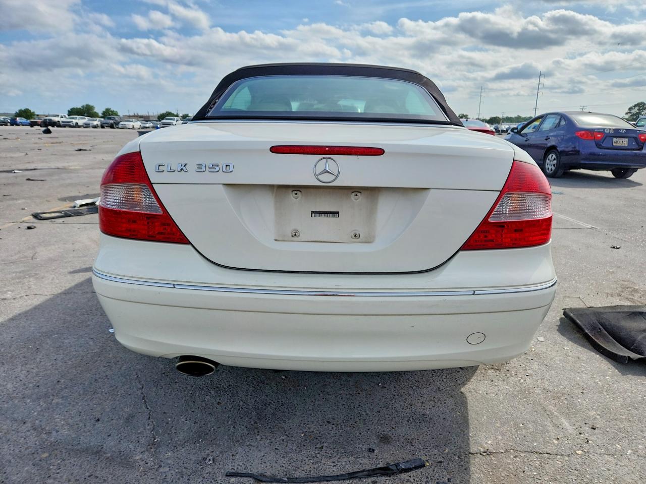 2008 Mercedes Benz Clk 350 White vin: WDBTK56F68F236353