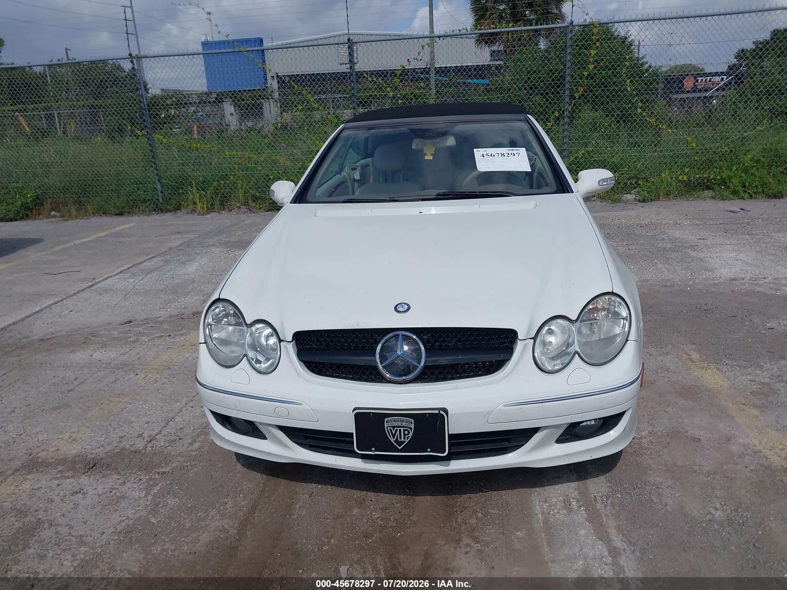 2008 Mercedes-benz Clk 350   White vin: WDBTK56F68F237101