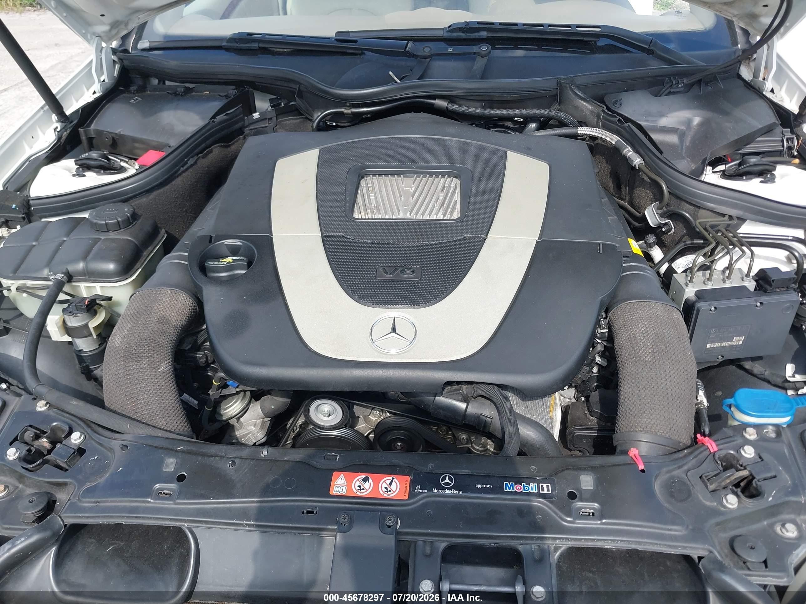 2008 Mercedes-benz Clk 350   White vin: WDBTK56F68F237101