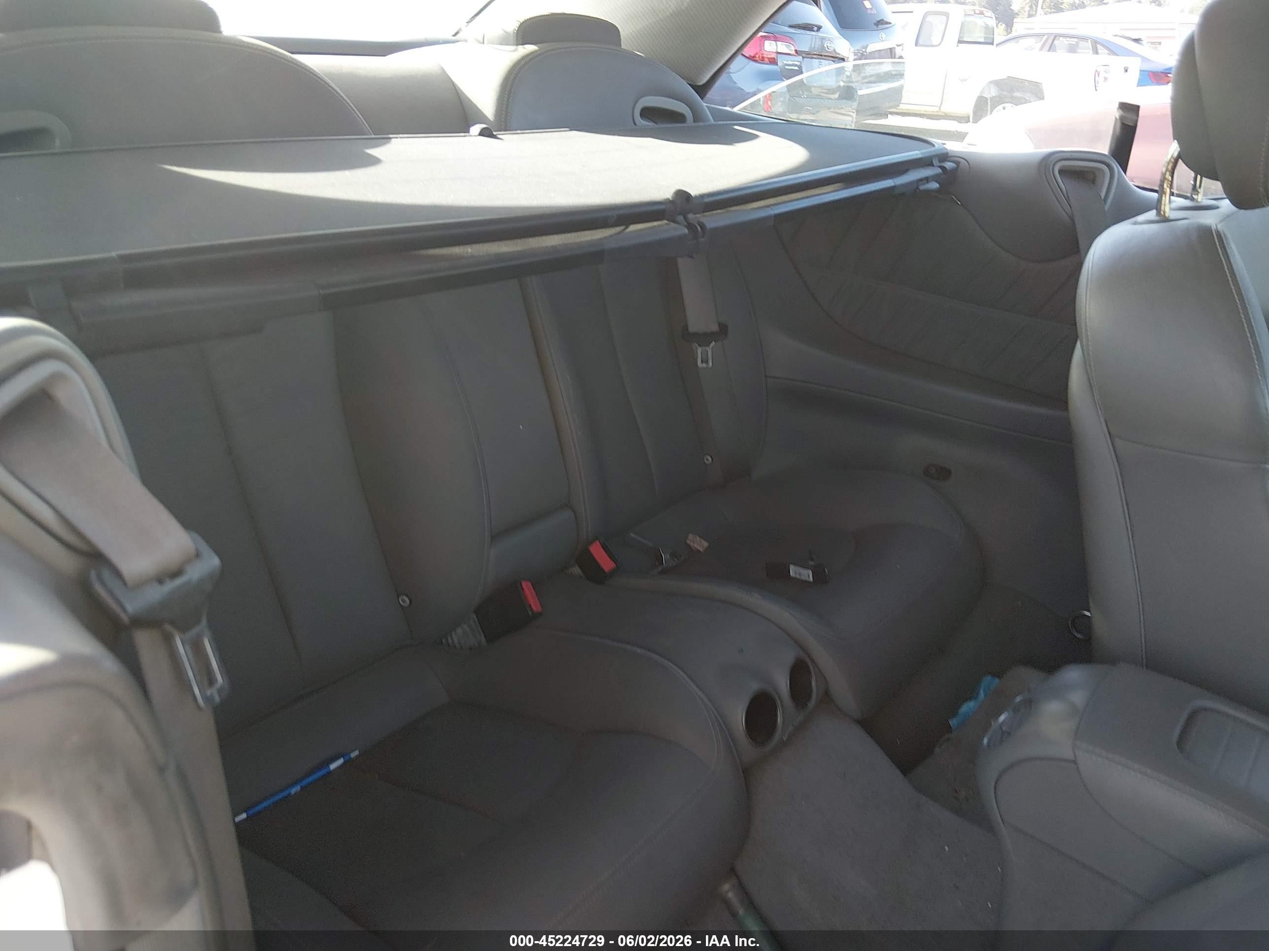 2006 Mercedes-benz Clk 350   White vin: WDBTK56F76T073114