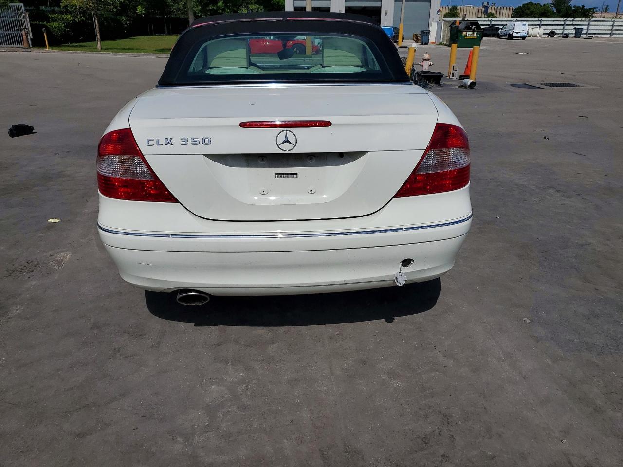 2008 Mercedes-benz Clk 350 White vin: WDBTK56F78T096962