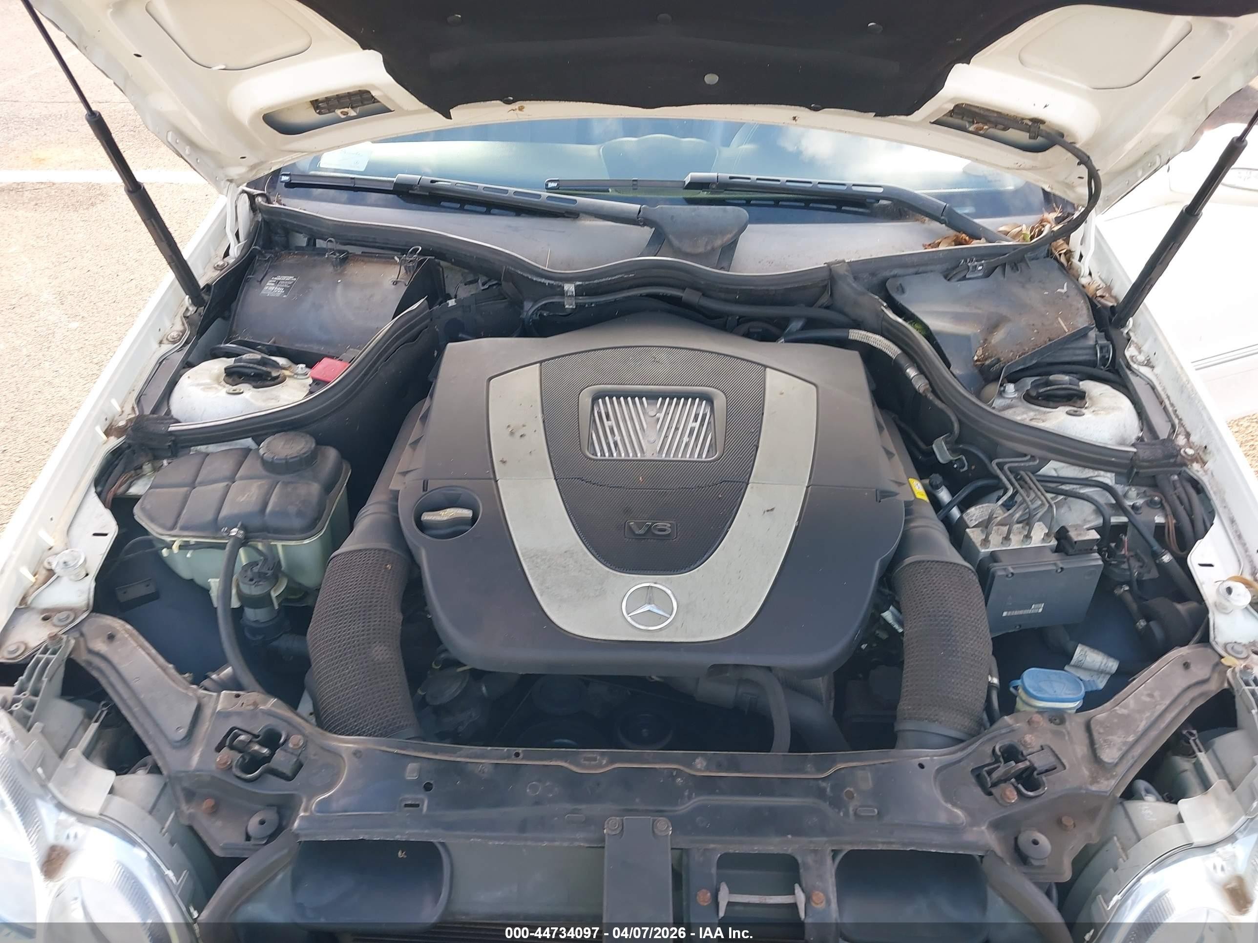 2007 Mercedes-benz Clk 350   White vin: WDBTK56F97F220887