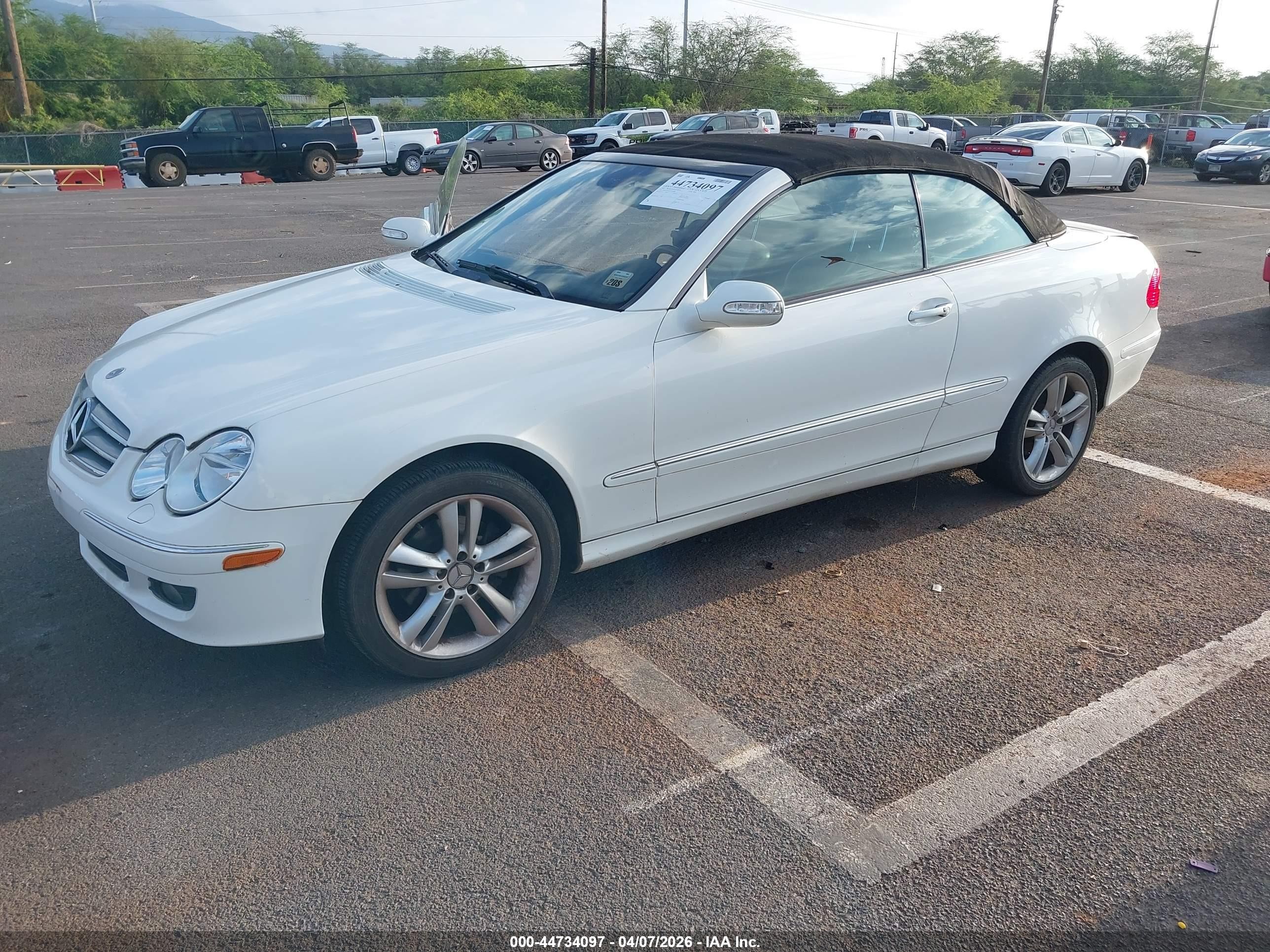 2007 Mercedes-benz Clk 350   White vin: WDBTK56F97F220887