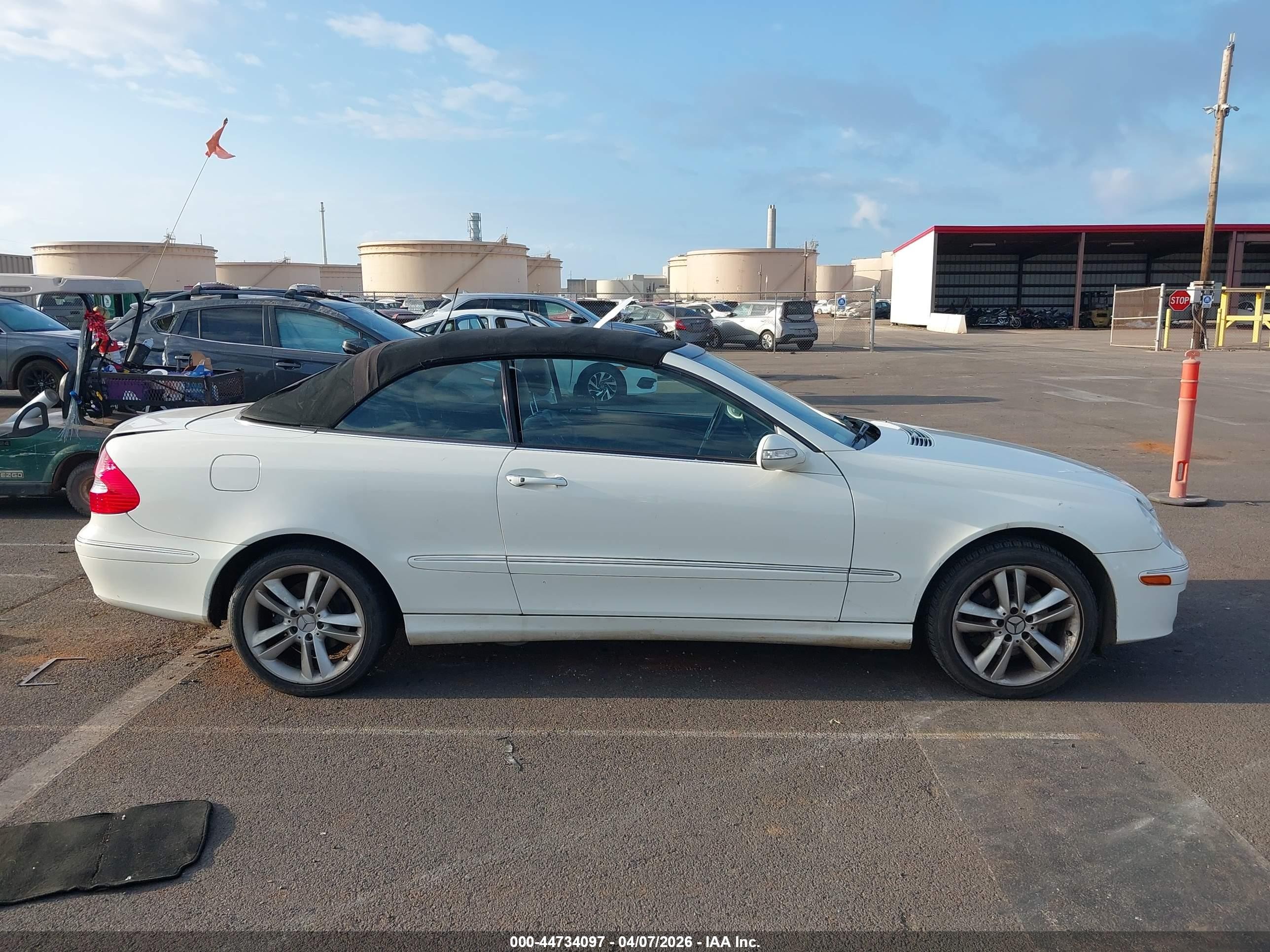 2007 Mercedes-benz Clk 350   White vin: WDBTK56F97F220887