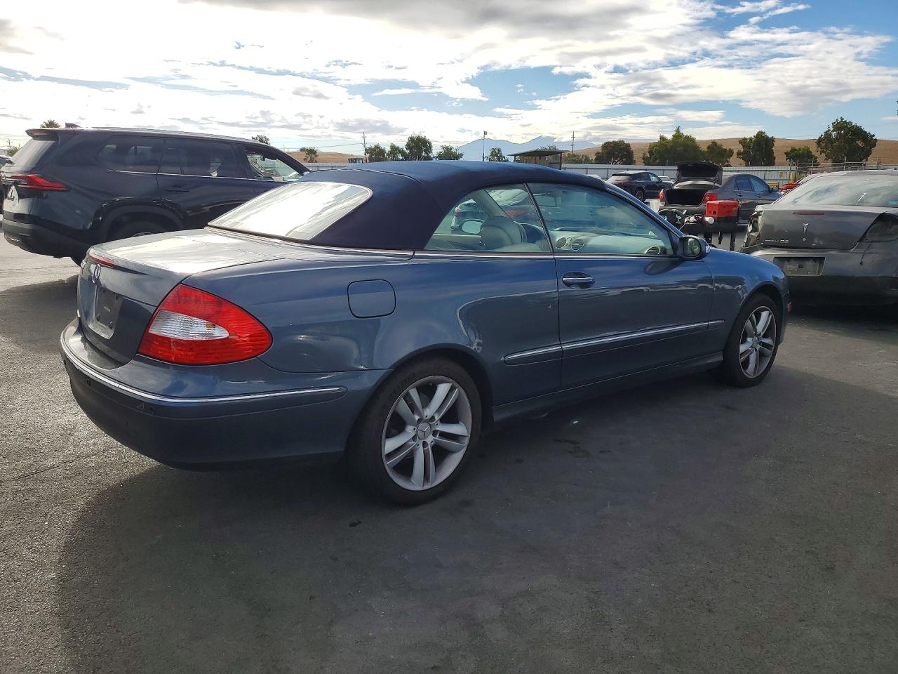 2007 Mercedes-benz Clk 350 Blue vin: WDBTK56F97T081541