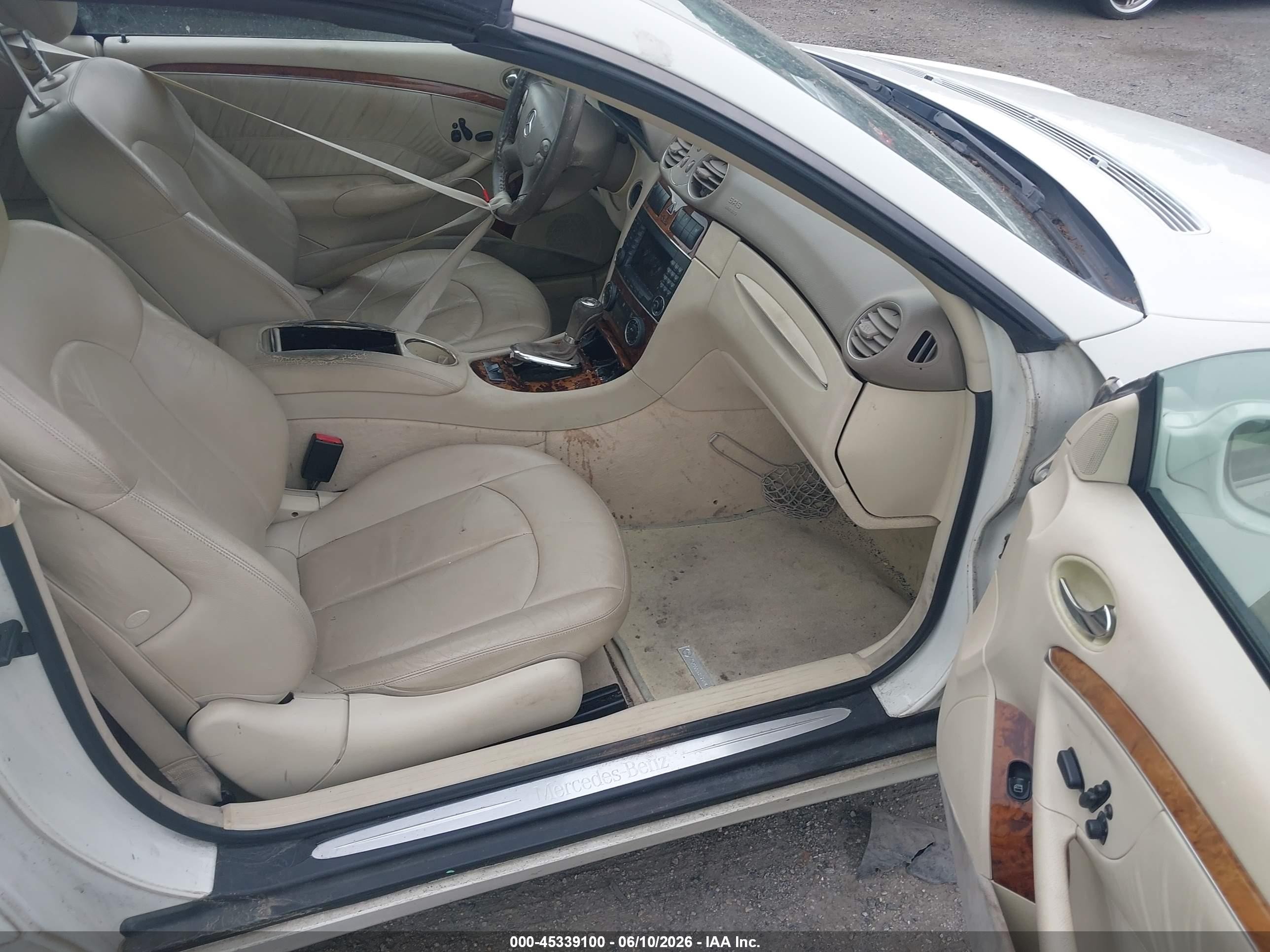 2008 Mercedes-benz Clk 350   White vin: WDBTK56FX8F256234