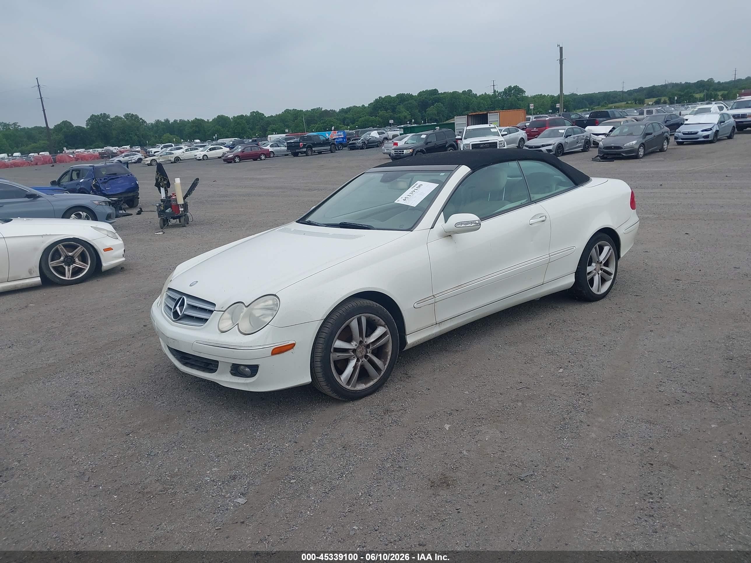 2008 Mercedes-benz Clk 350   White vin: WDBTK56FX8F256234