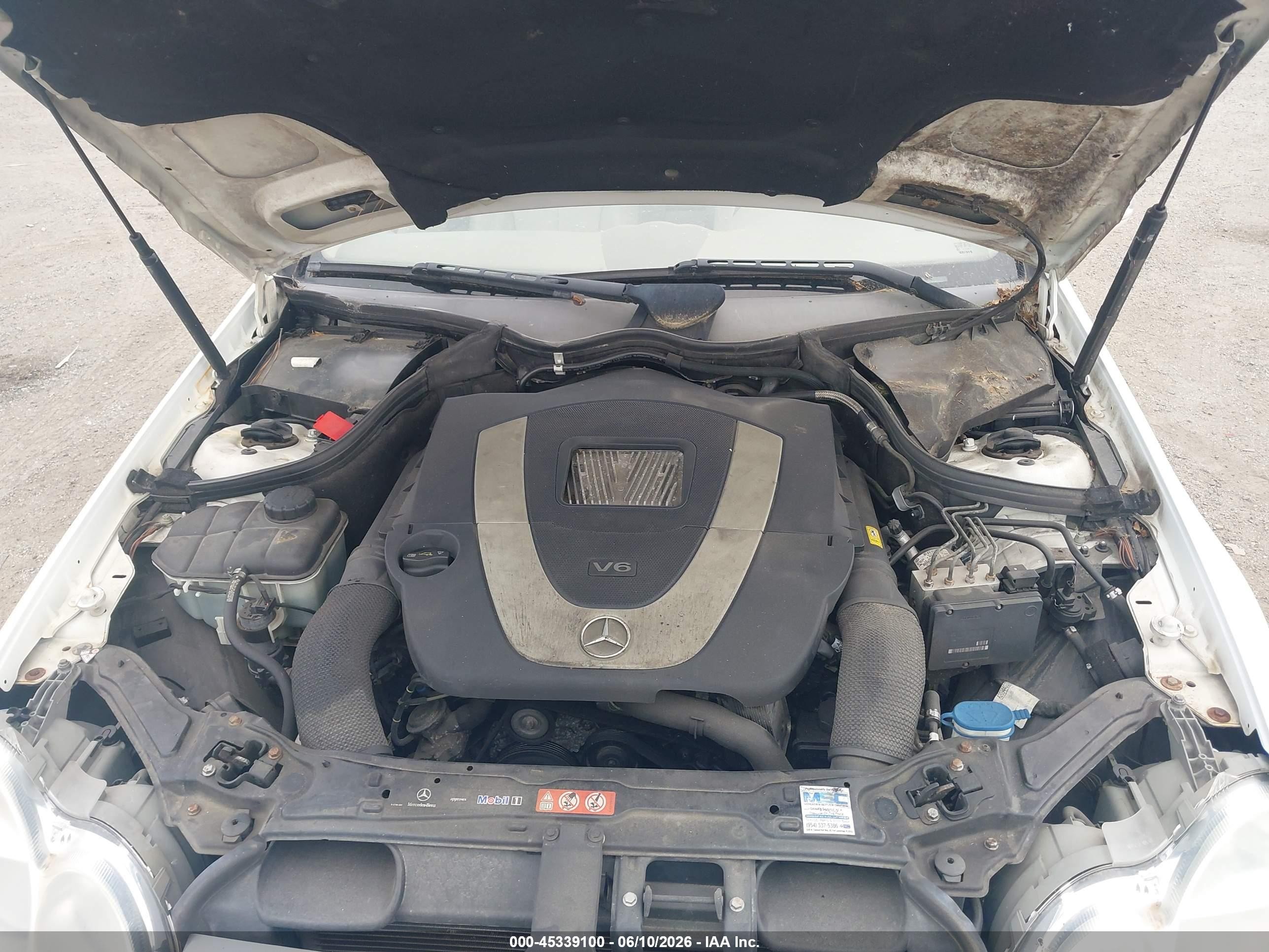 2008 Mercedes-benz Clk 350   White vin: WDBTK56FX8F256234