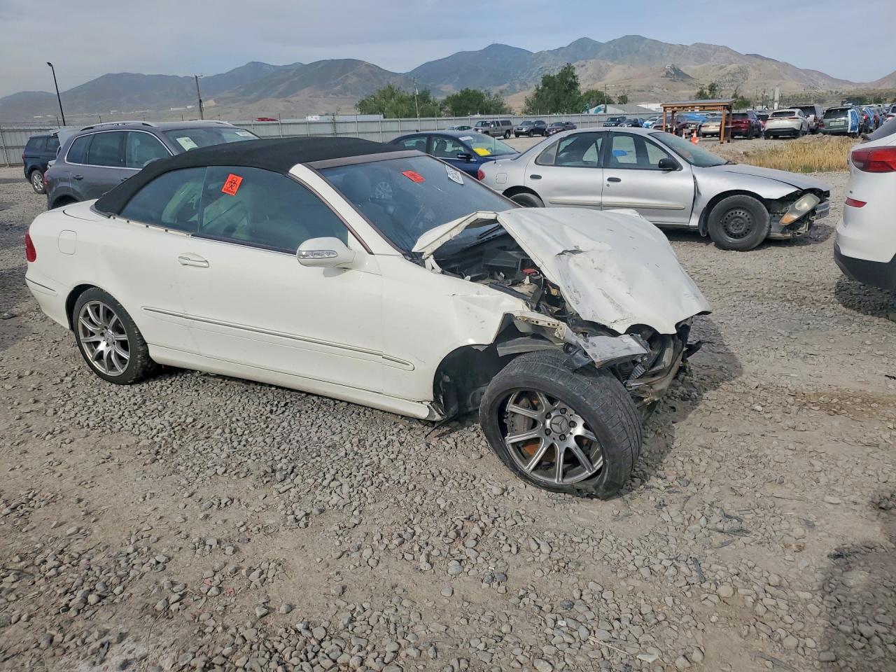 2007 Mercedes-benz Clk 350 White vin: WDBTK56GX7F212614