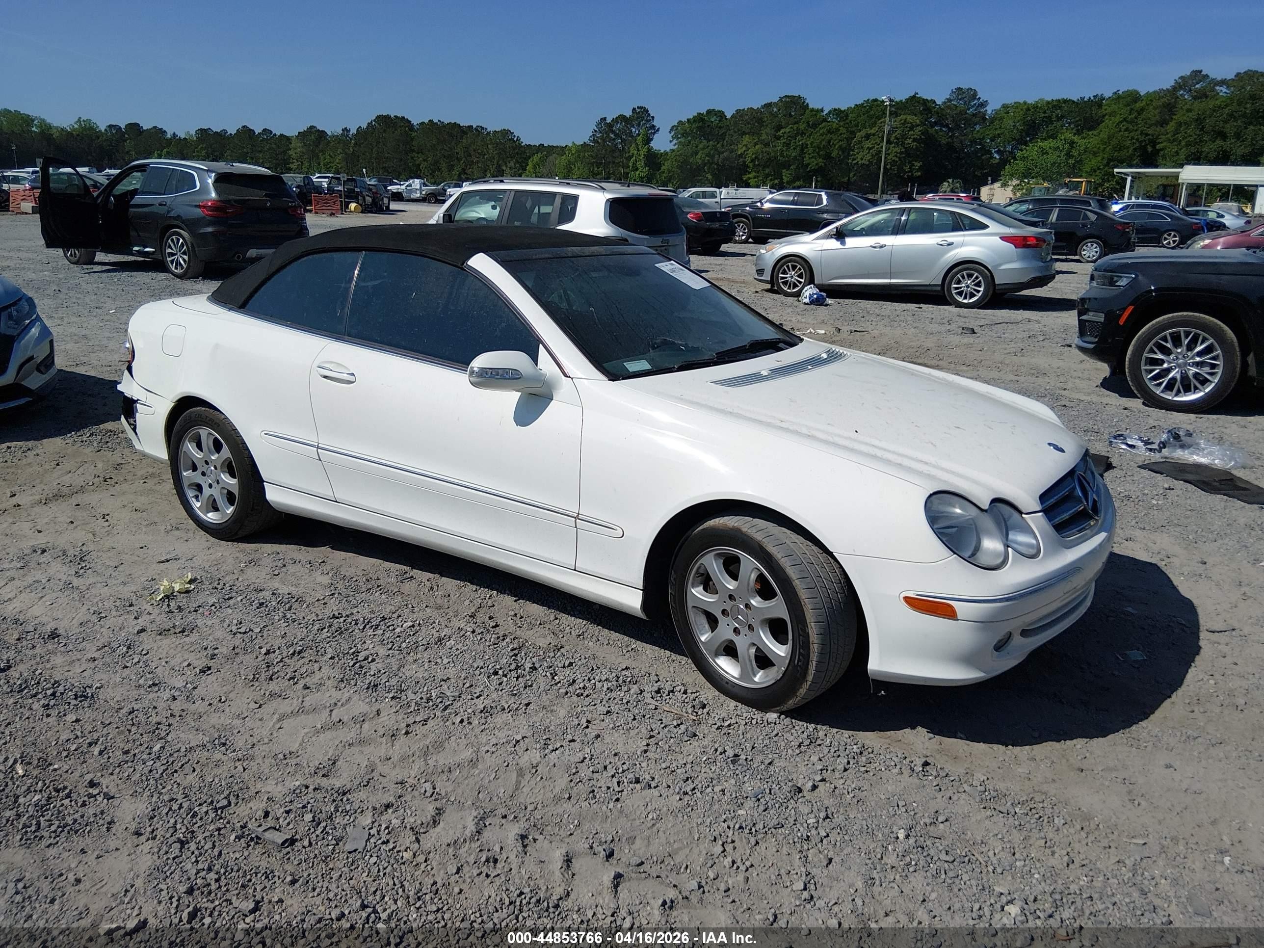 2004 Mercedes-benz Clk 320   White vin: WDBTK65G04T018128