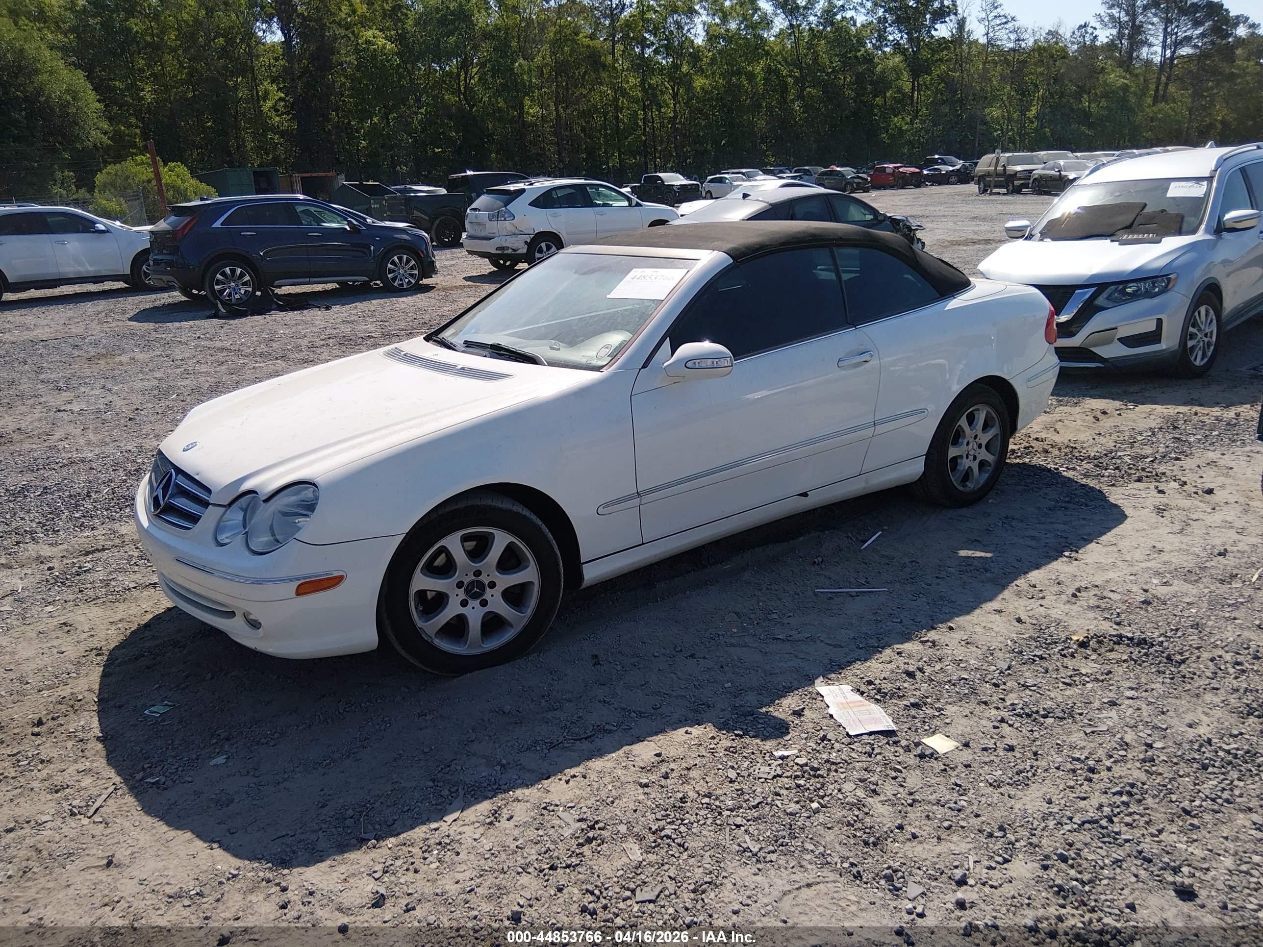 2004 Mercedes-benz Clk 320   White vin: WDBTK65G04T018128