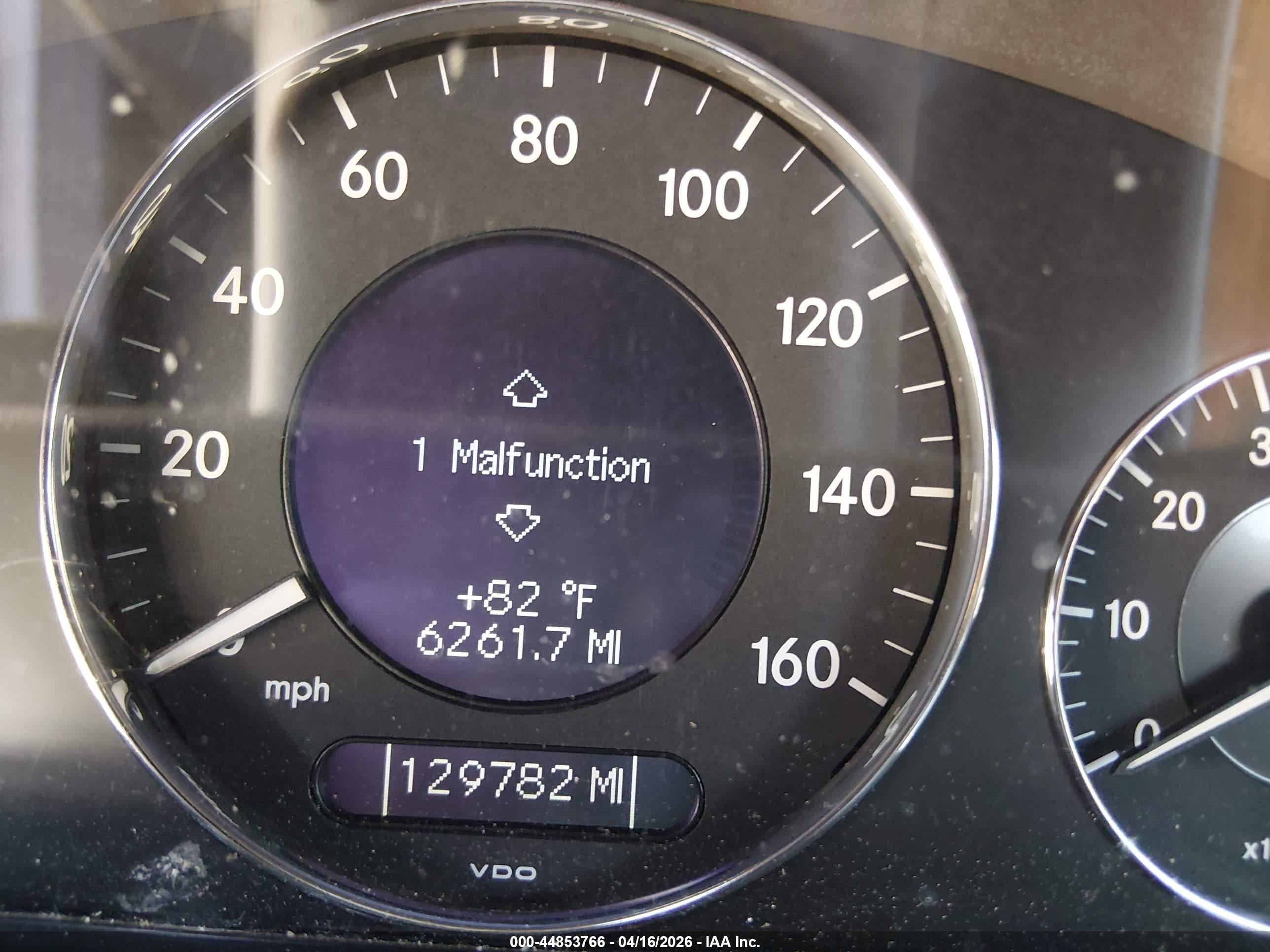 2004 Mercedes-benz Clk 320   White vin: WDBTK65G04T018128
