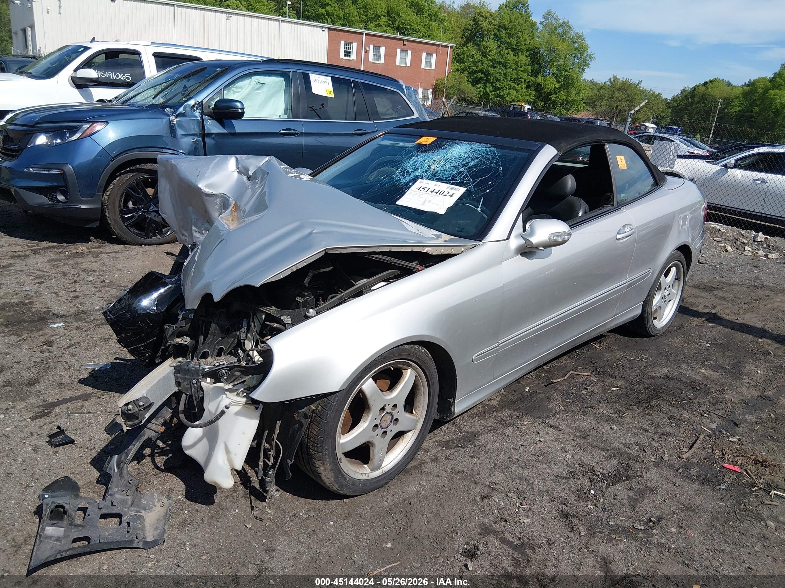 2005 Mercedes-benz Clk 320   Серебряный vin: WDBTK65G05T043421